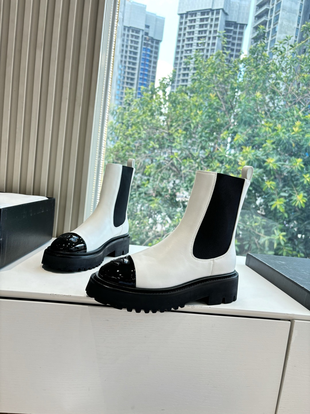 샤넬 신상 첼시 앵클 부츠