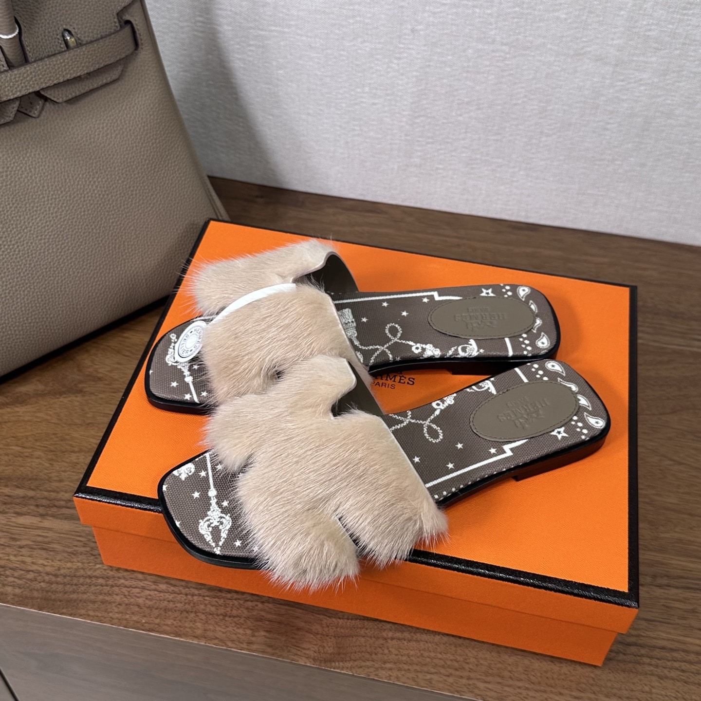 에르메스 오란 밍크털 슬리퍼