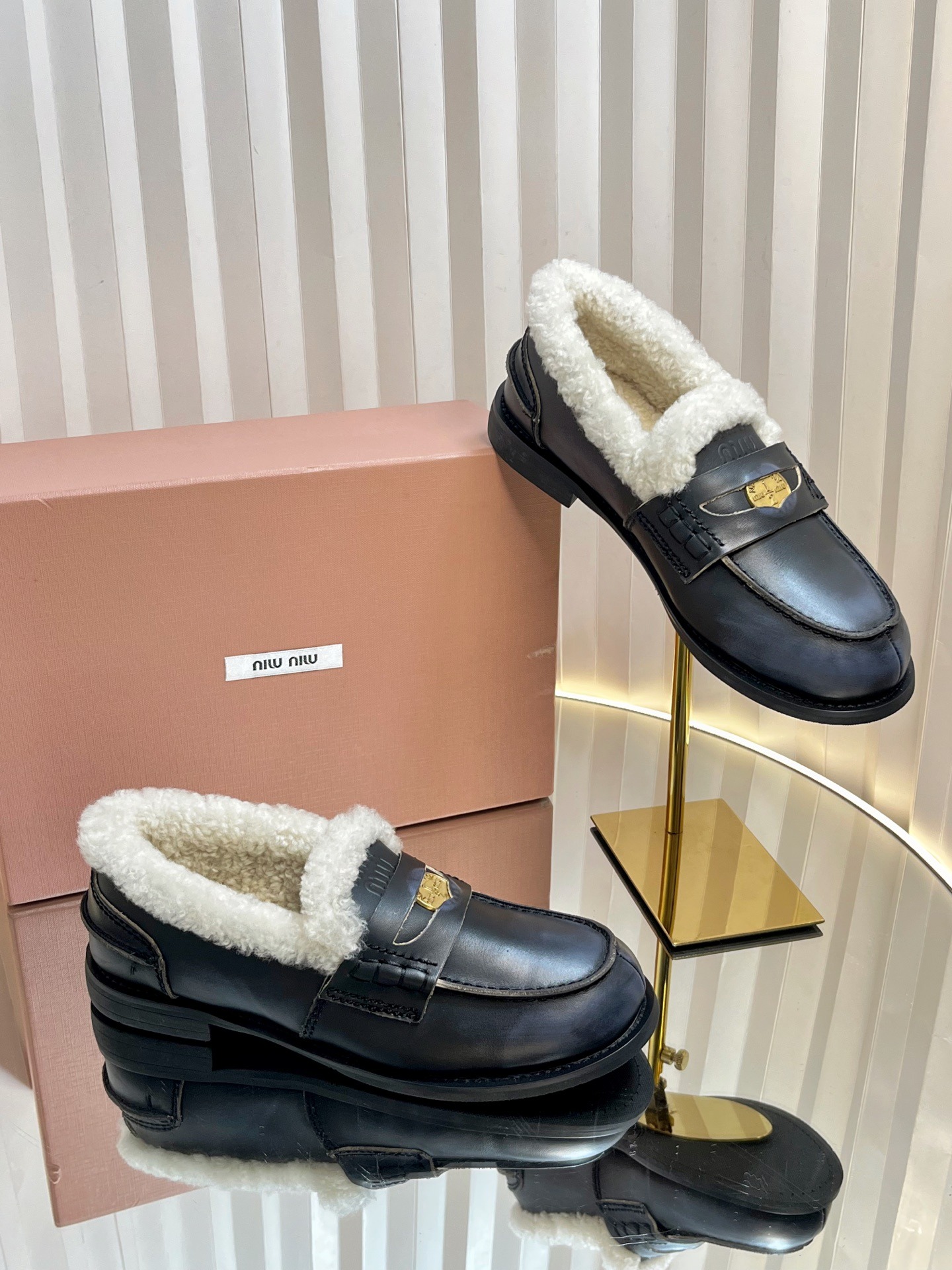 미우미우 25/신상 구제 로퍼 양털