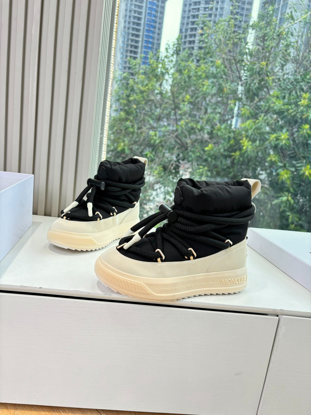 몽클레어 25 신상 패딩 부츠