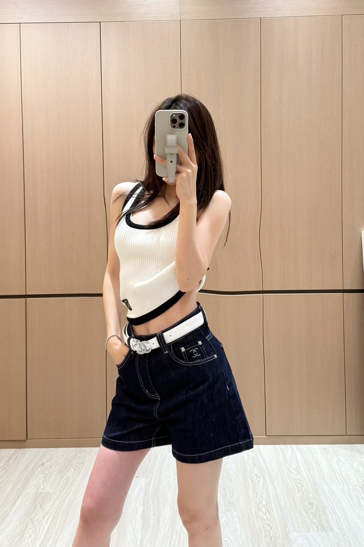 샤넬 25 헤비데님 핫픽스 반바지