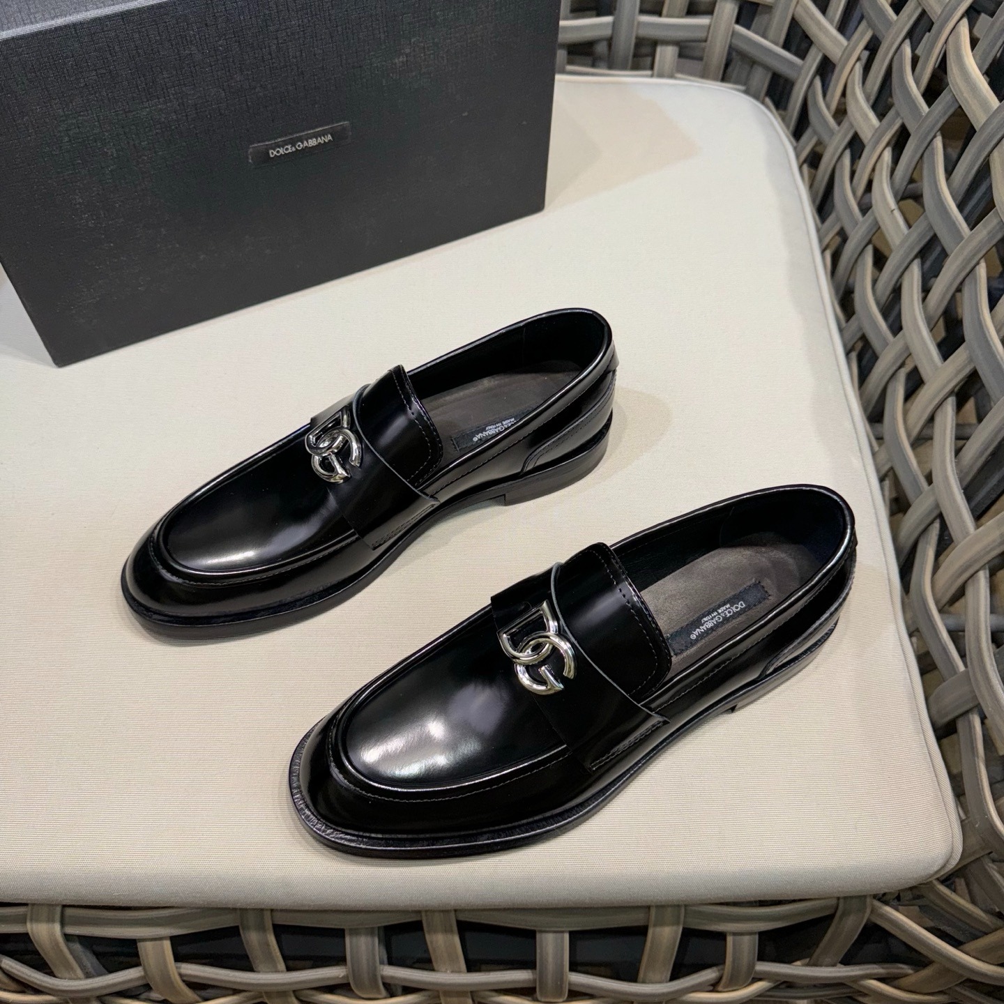 돌*앤가바나 소가죽 남성 로퍼