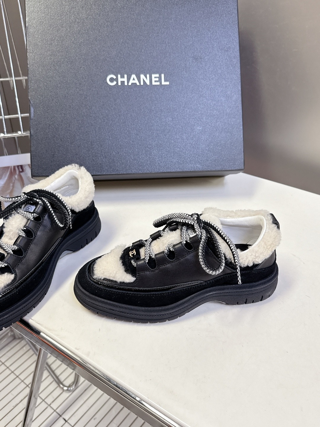 샤넬 신상 25C 캐주얼 스니커즈