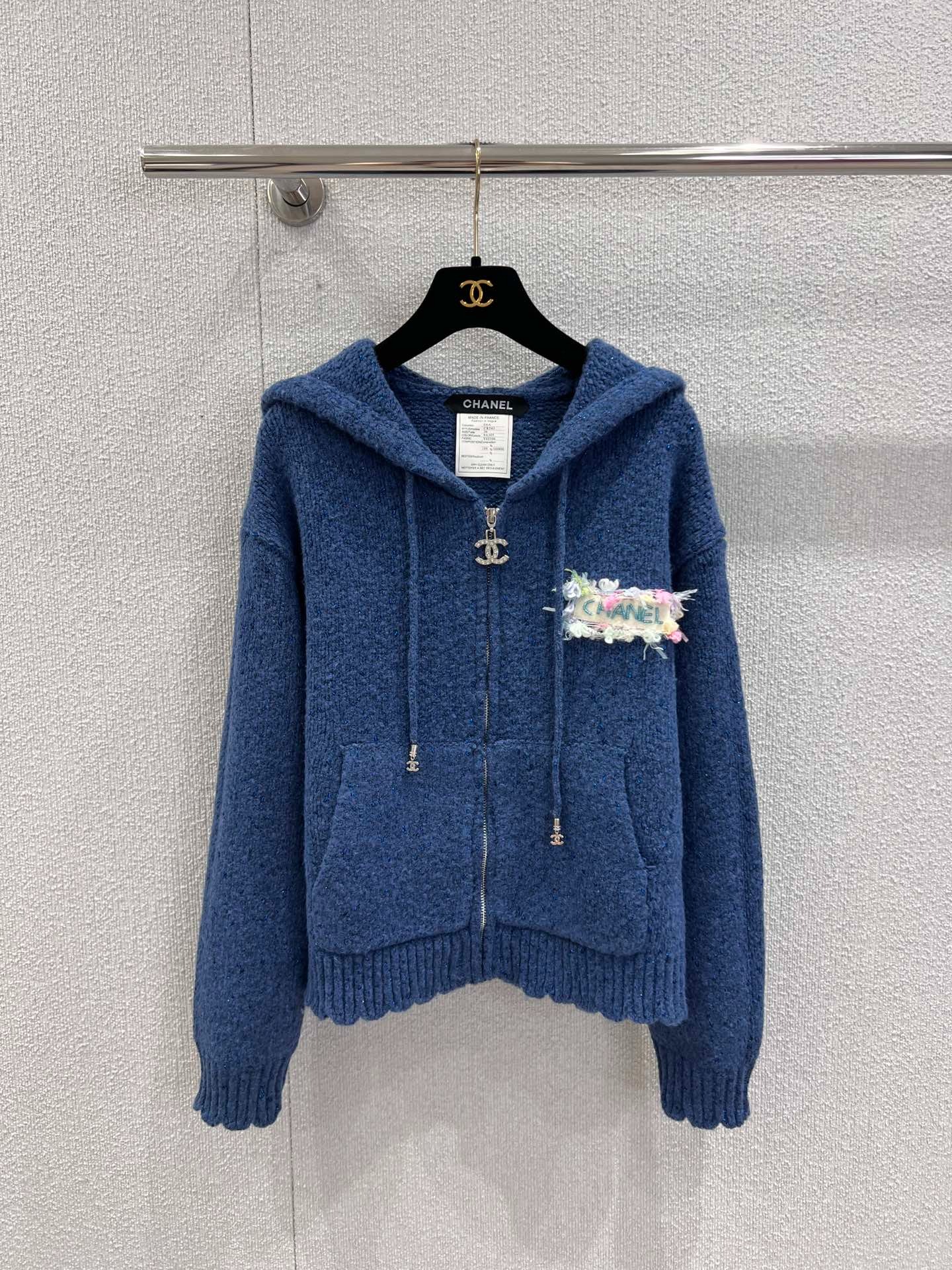 샤넬 25Fw 신상 와펜 스트링 후드 니트 카디건