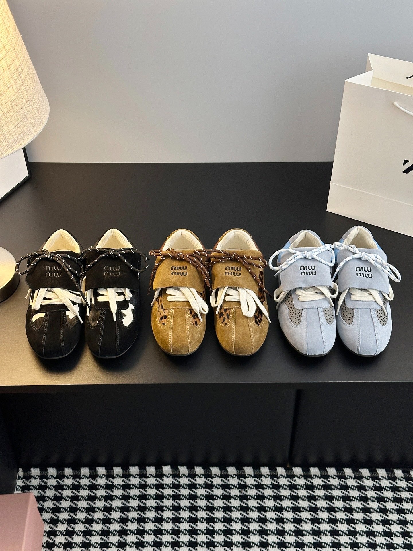 미우미우 신상 스니커즈