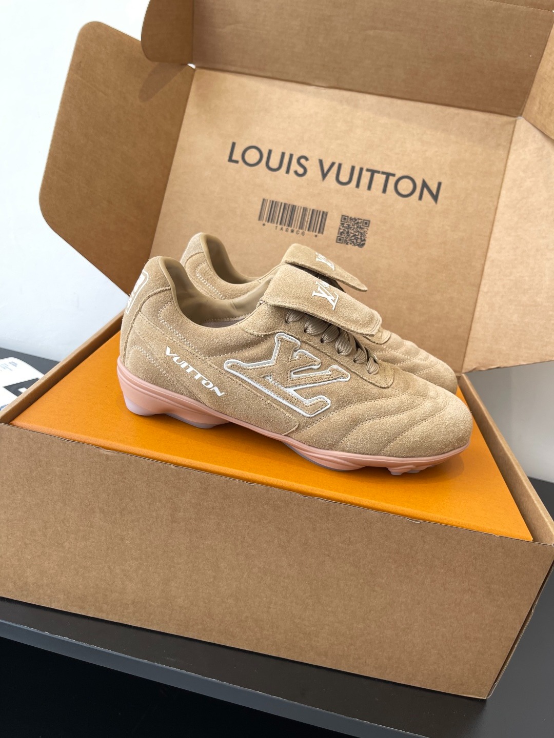 루이비통 풋 프린트 소서 축구화