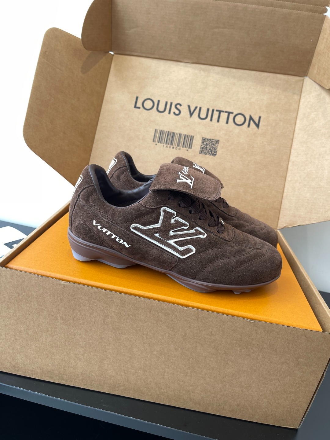 루이비통 풋 프린트 소서 축구화