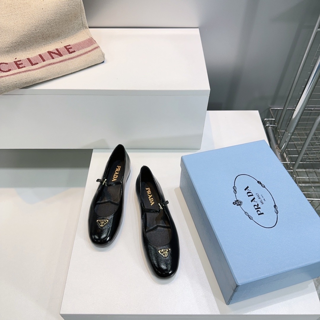 프라다 25 메리제인 플랫 슈즈