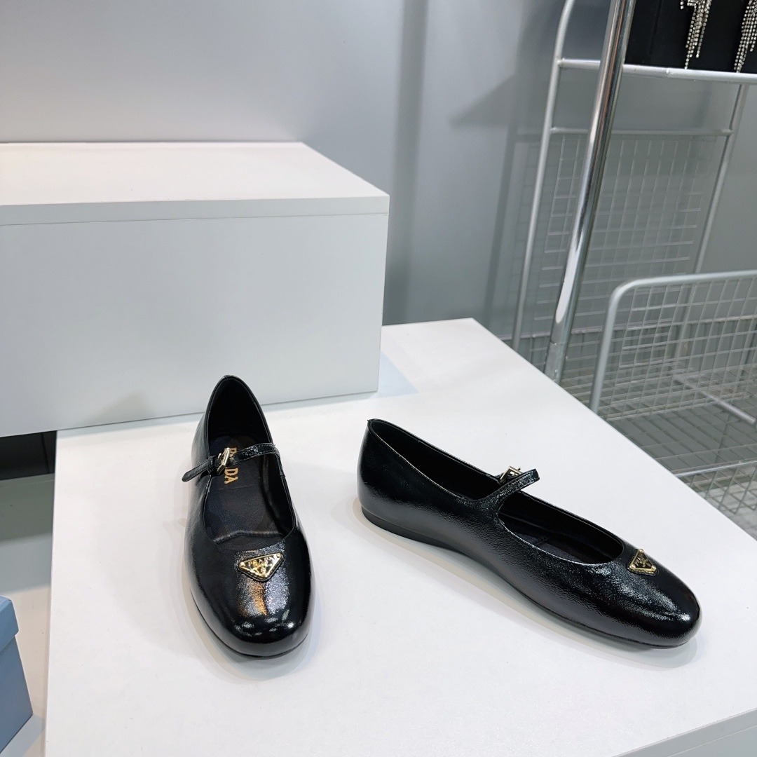 프라다 25 메리제인 플랫 슈즈