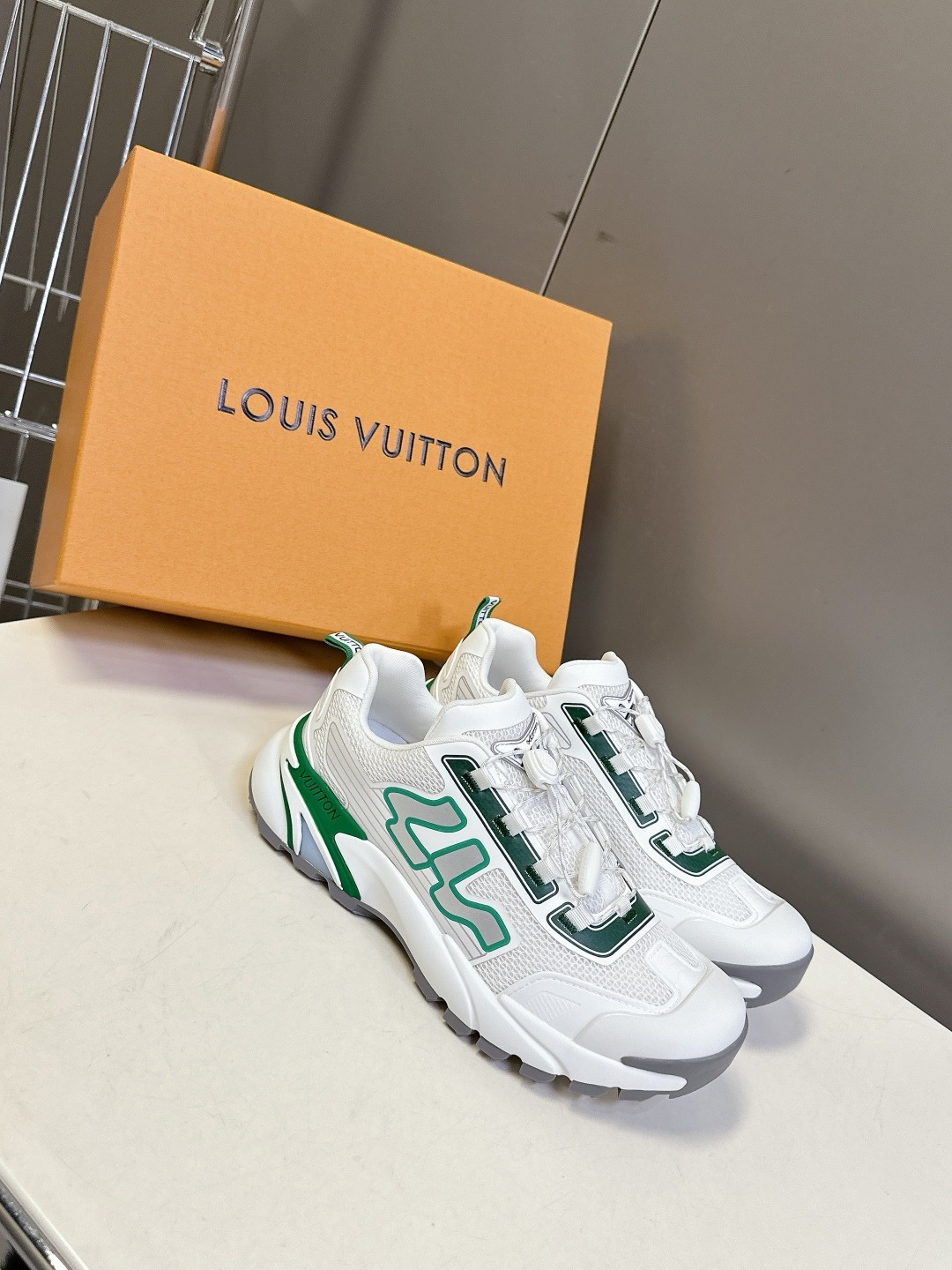 루이비통 25 최신 스니커즈