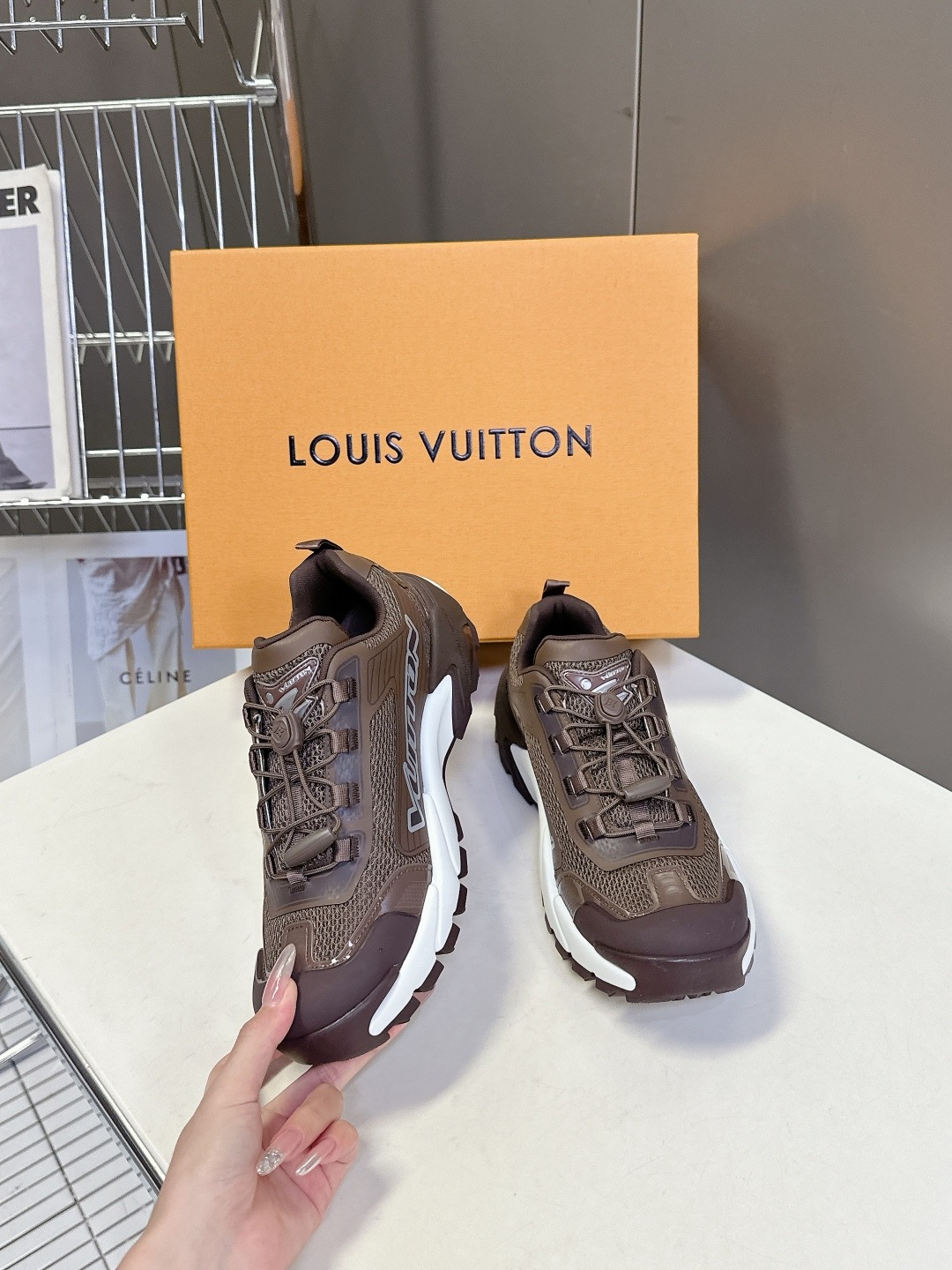 루이비통 25 최신 스니커즈