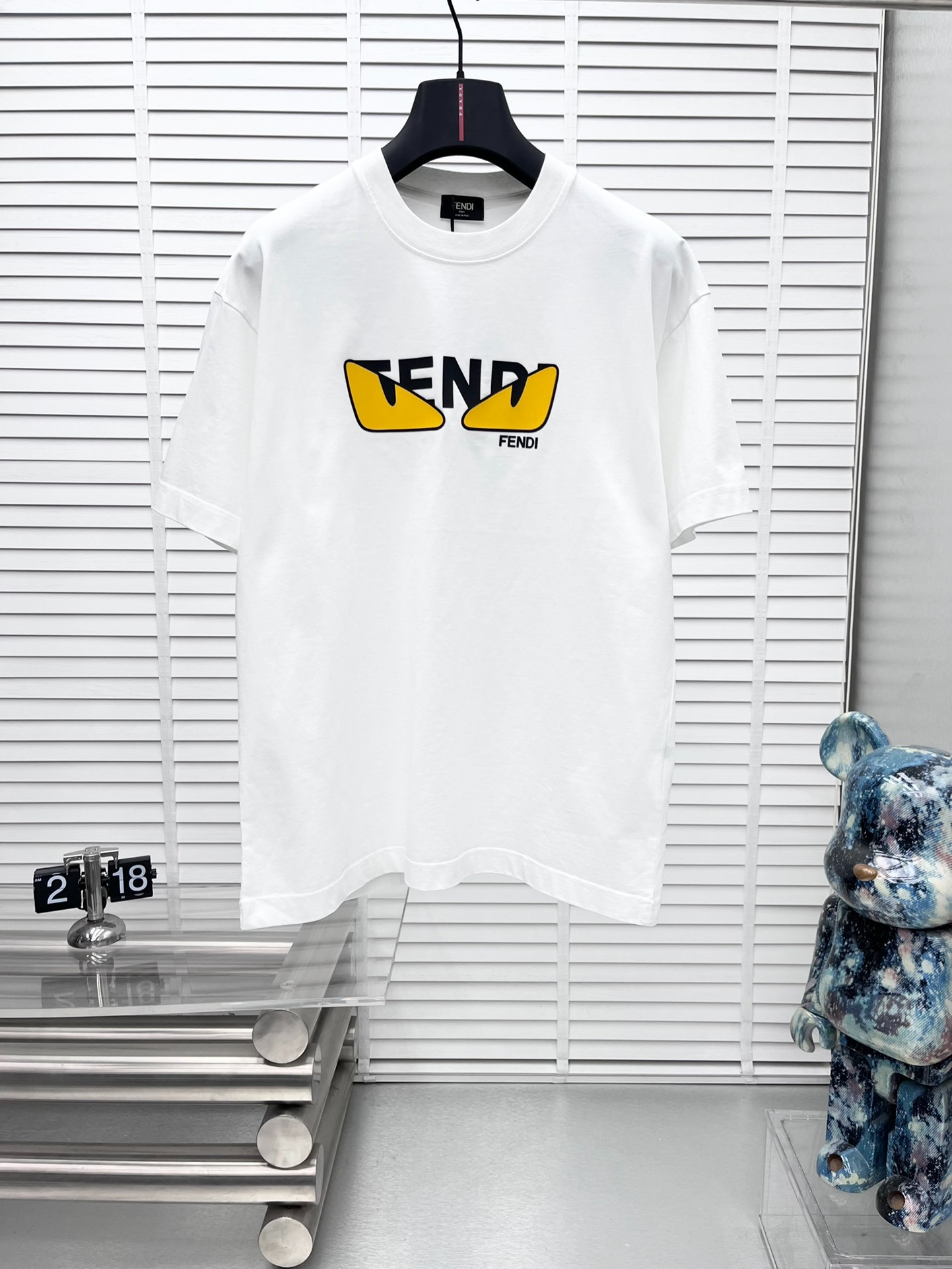 펜디 25ss 신상 아트레터링 티셔츠