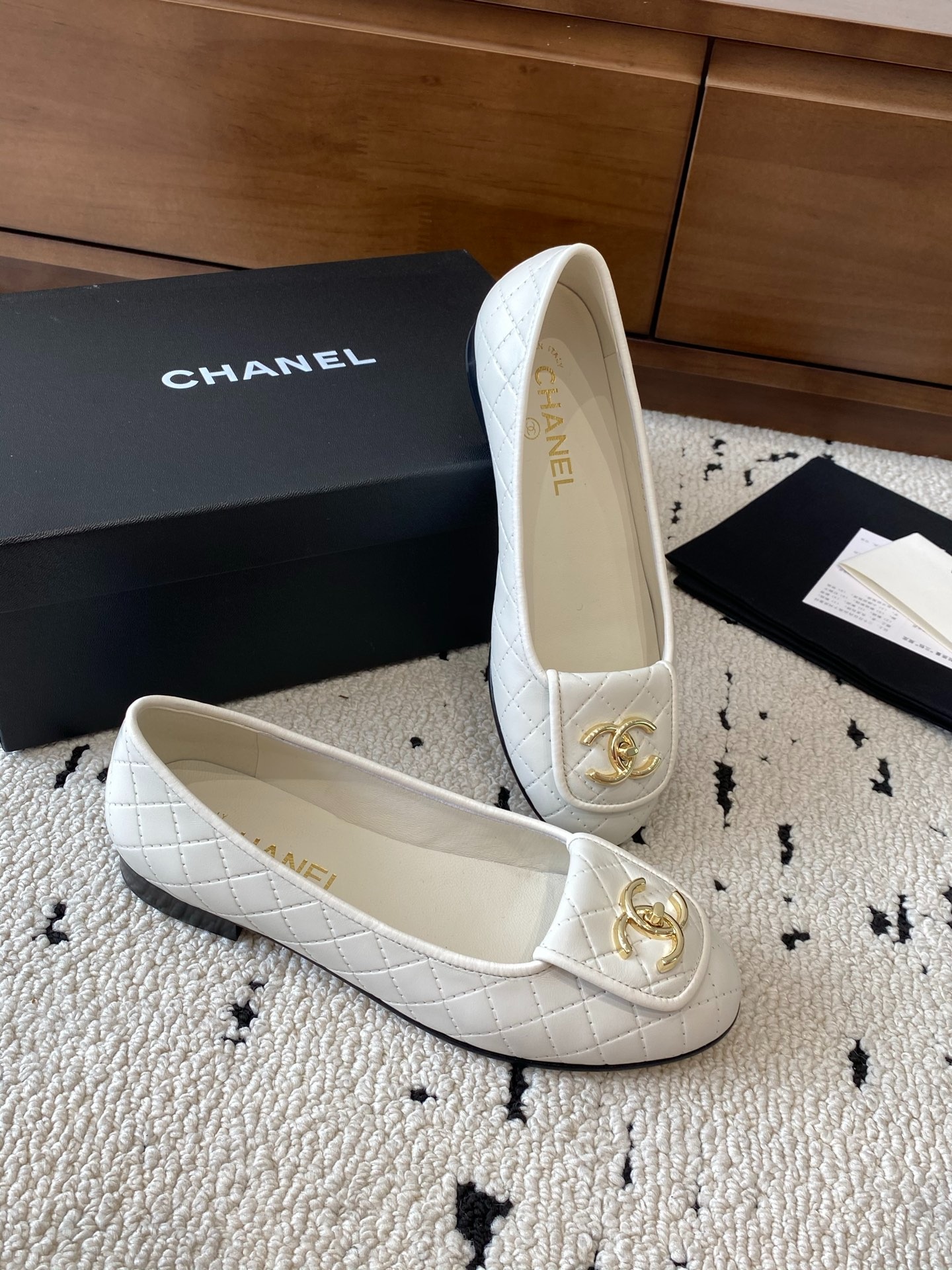 샤넬 2025 가을/겨울 신상 메리제인 가죽