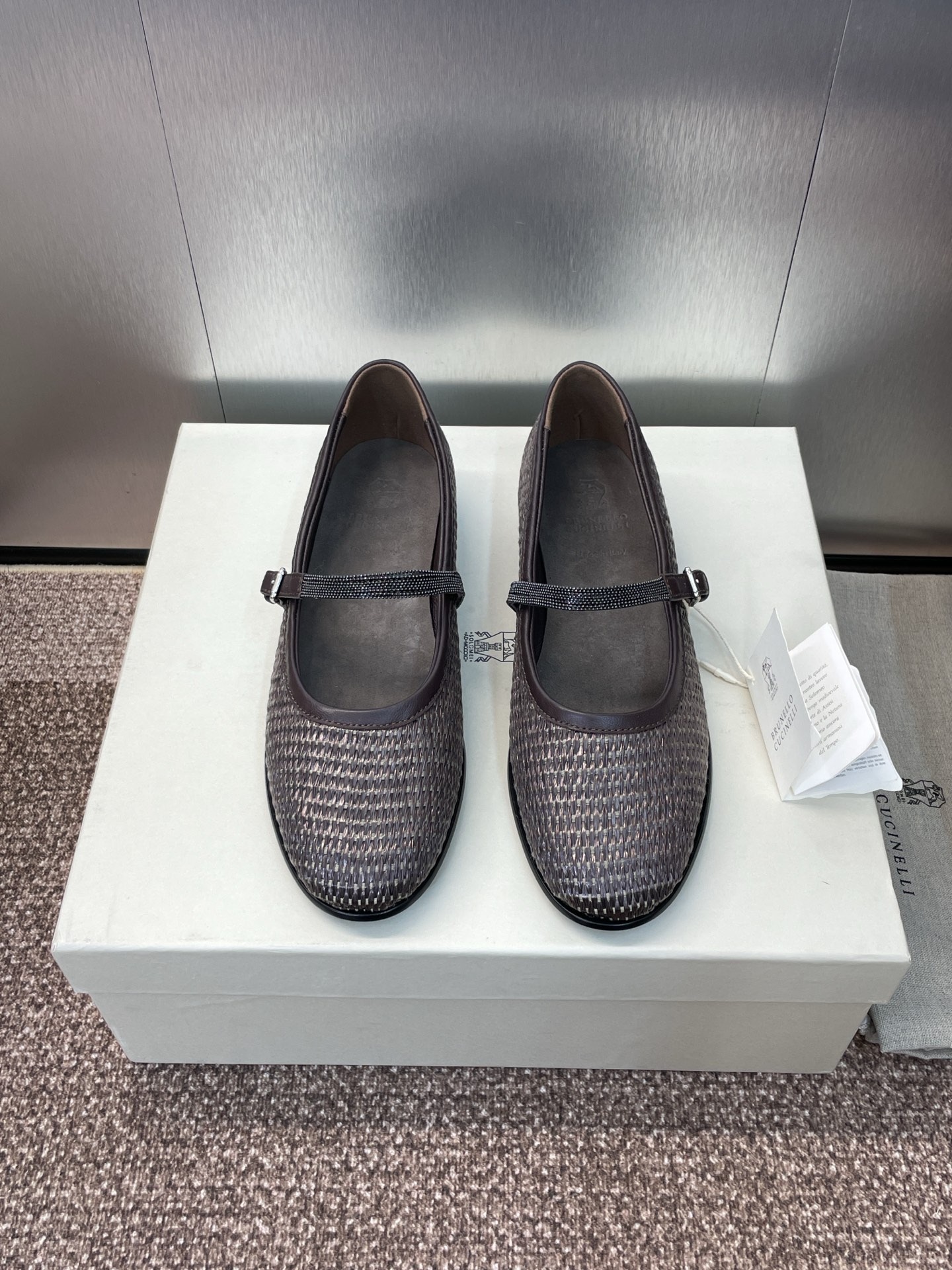 브루넬로쿠치넬리 쿠치넬리 2025 가을/겨울 신상 플랫슈즈