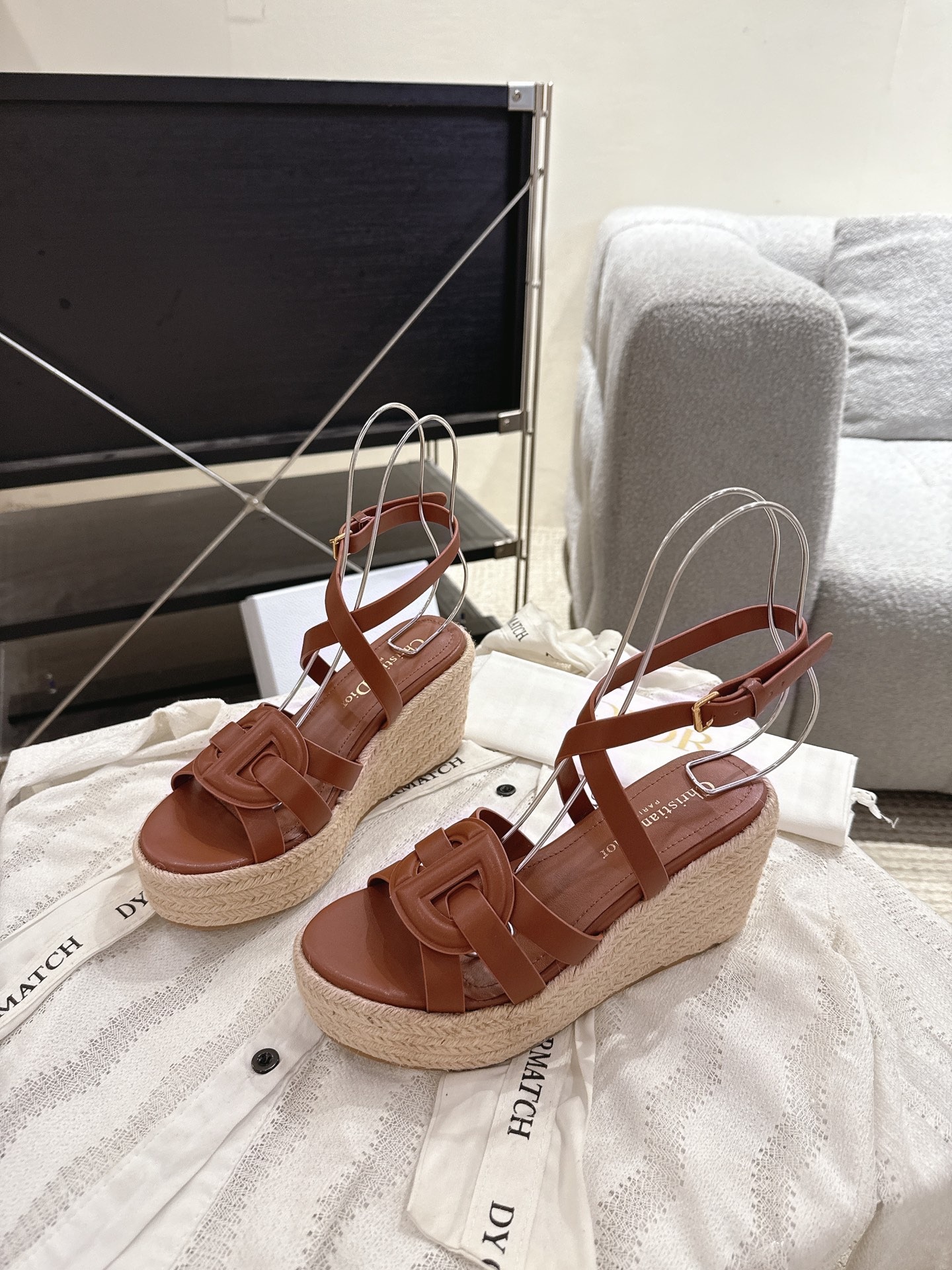 디올 25ss 봄여름 신상 웨지힐 샌들