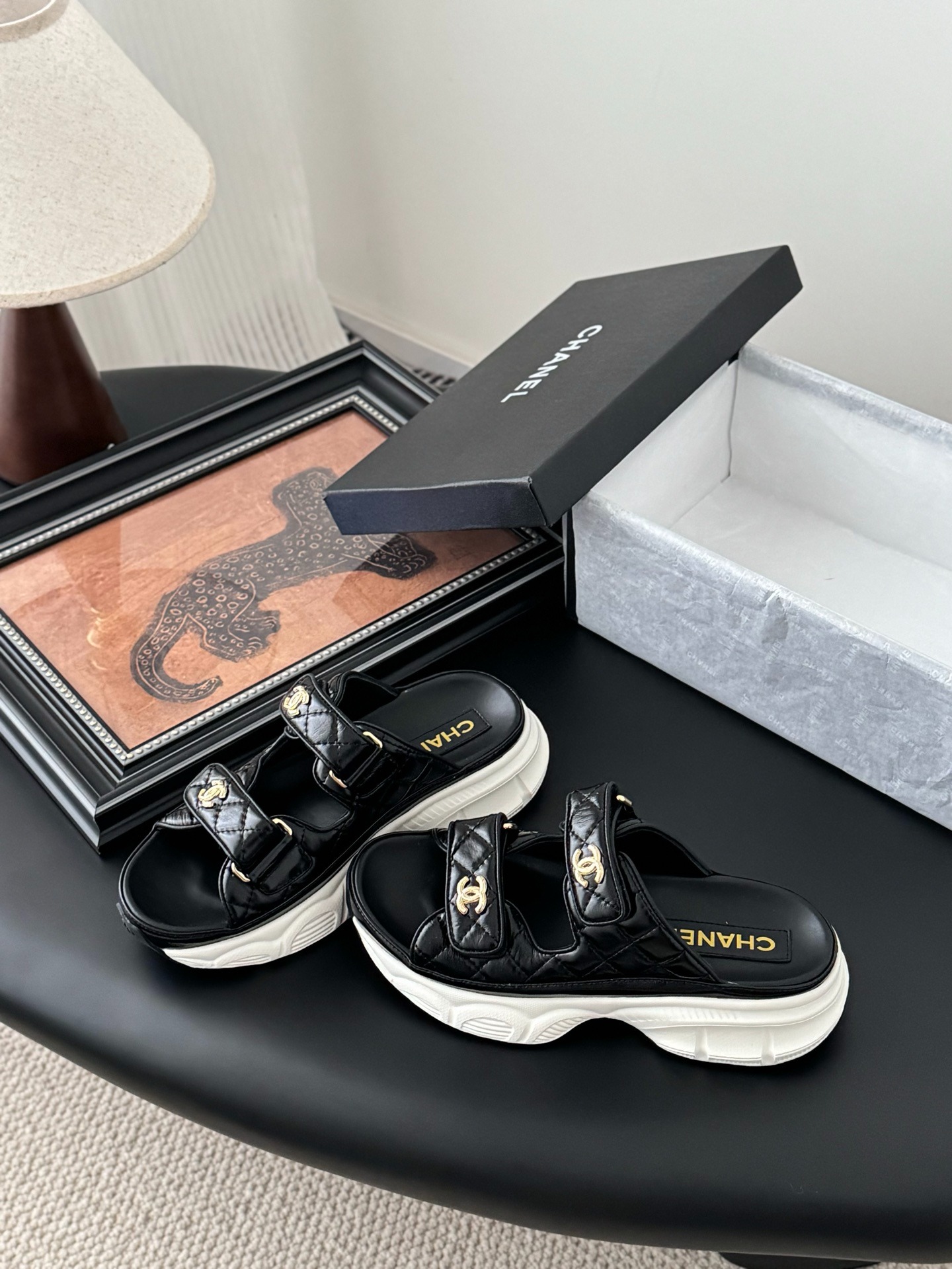 샤넬 25 신상 벨크로 샌들