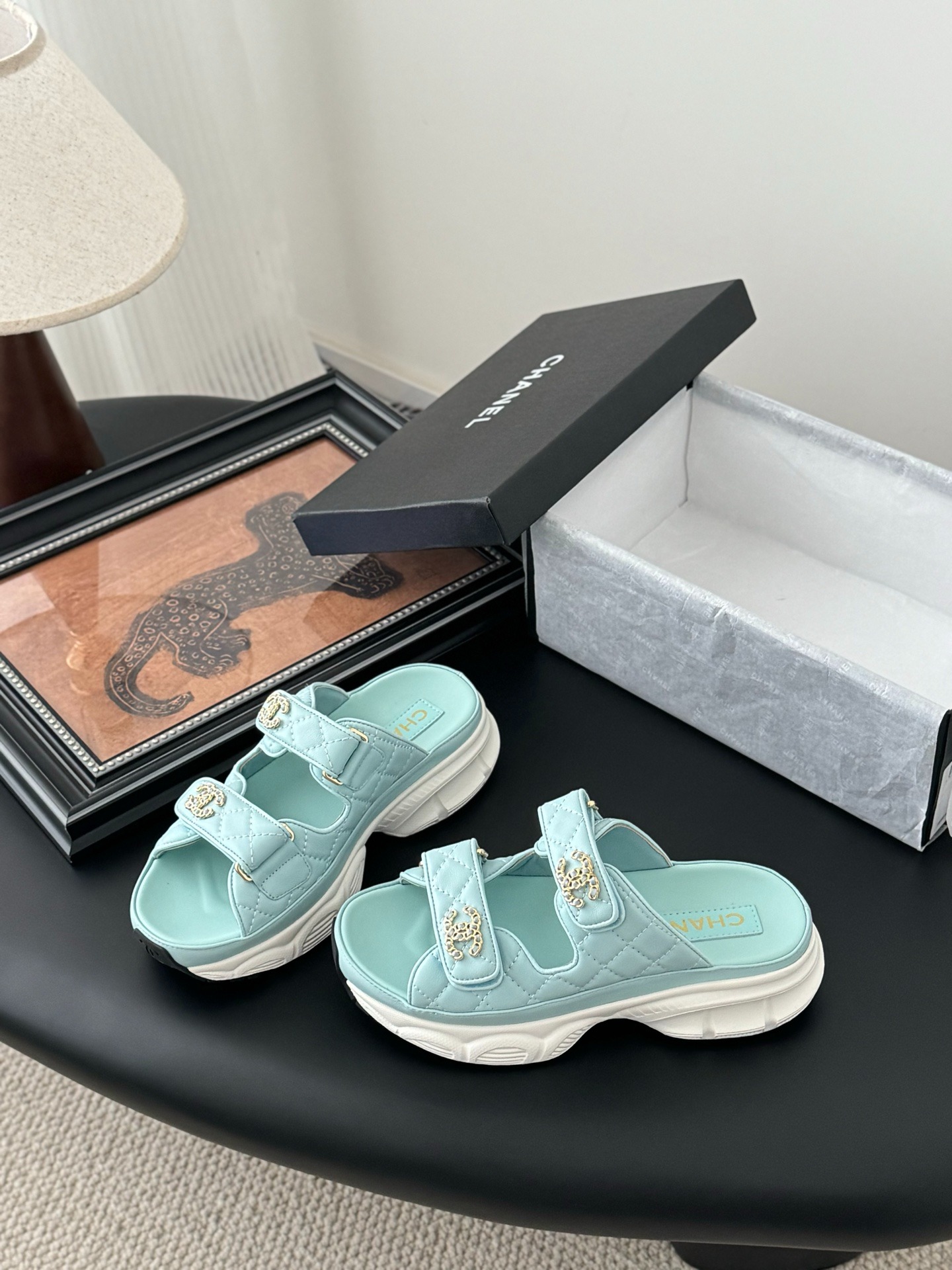 샤넬 25 신상 벨크로 샌들