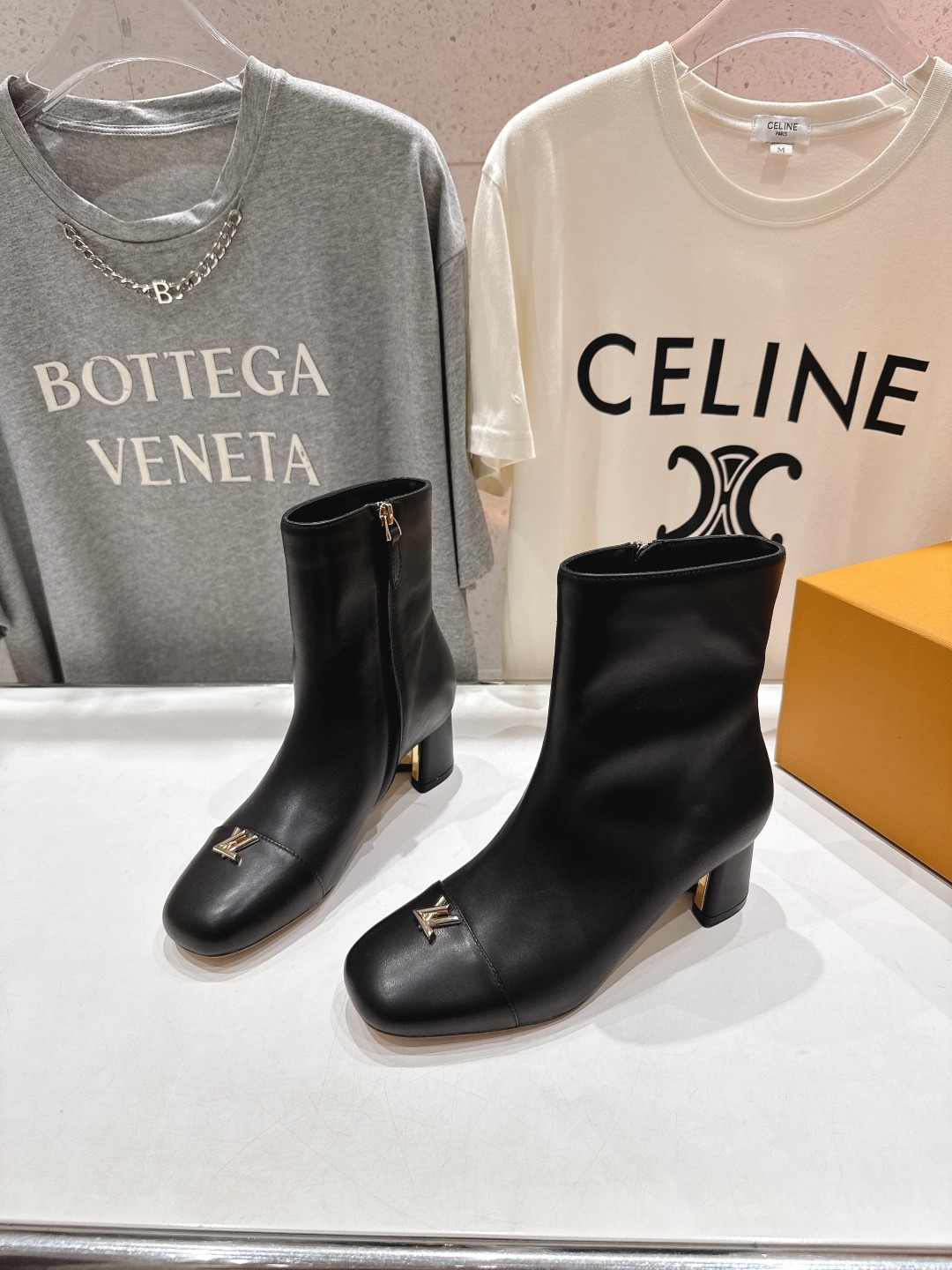 루이비통 25ss 신상 앵클부츠