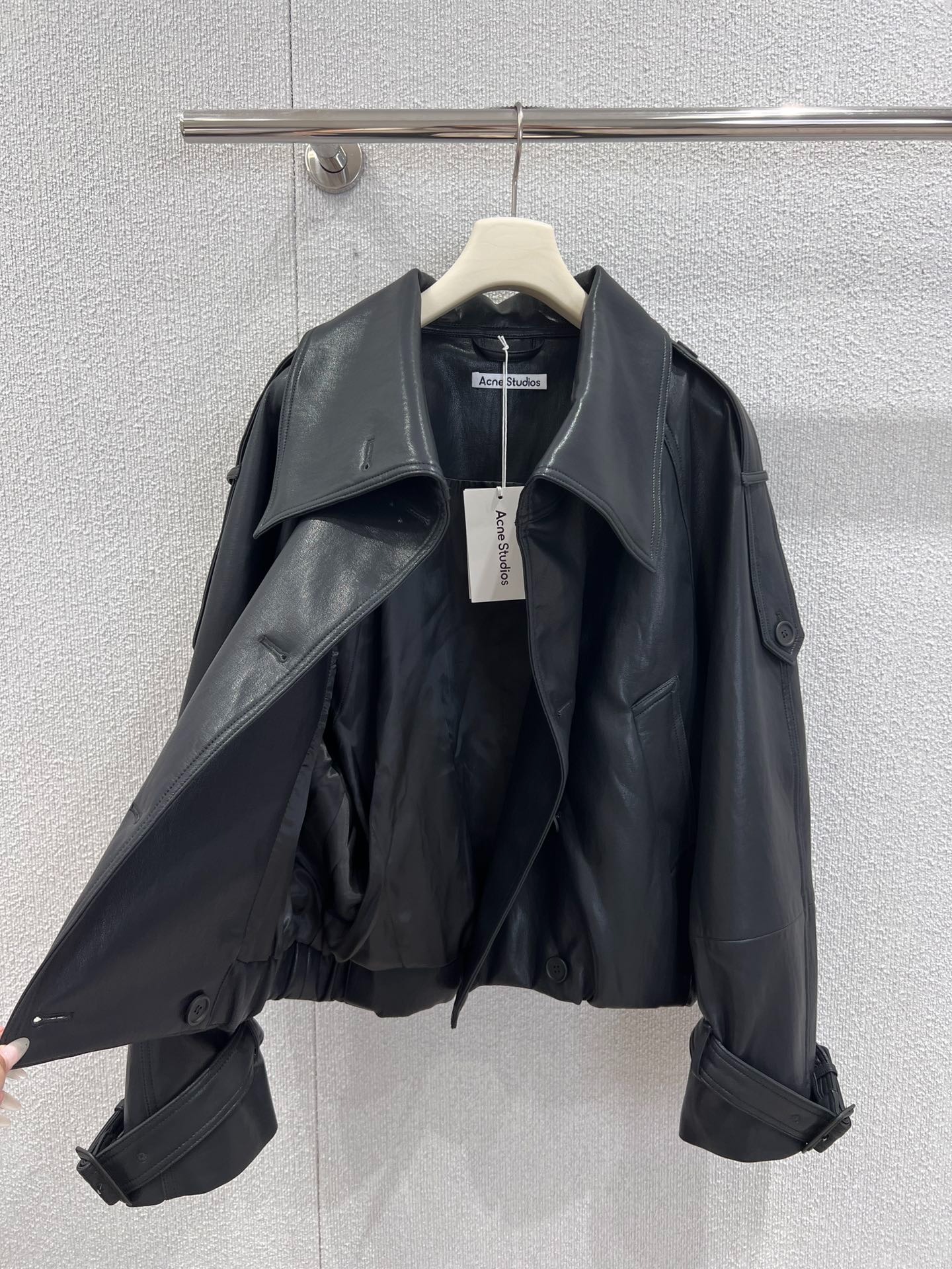 아크네 스튜디오 25FW 신상 빈티지 빅 터틀넥 가죽