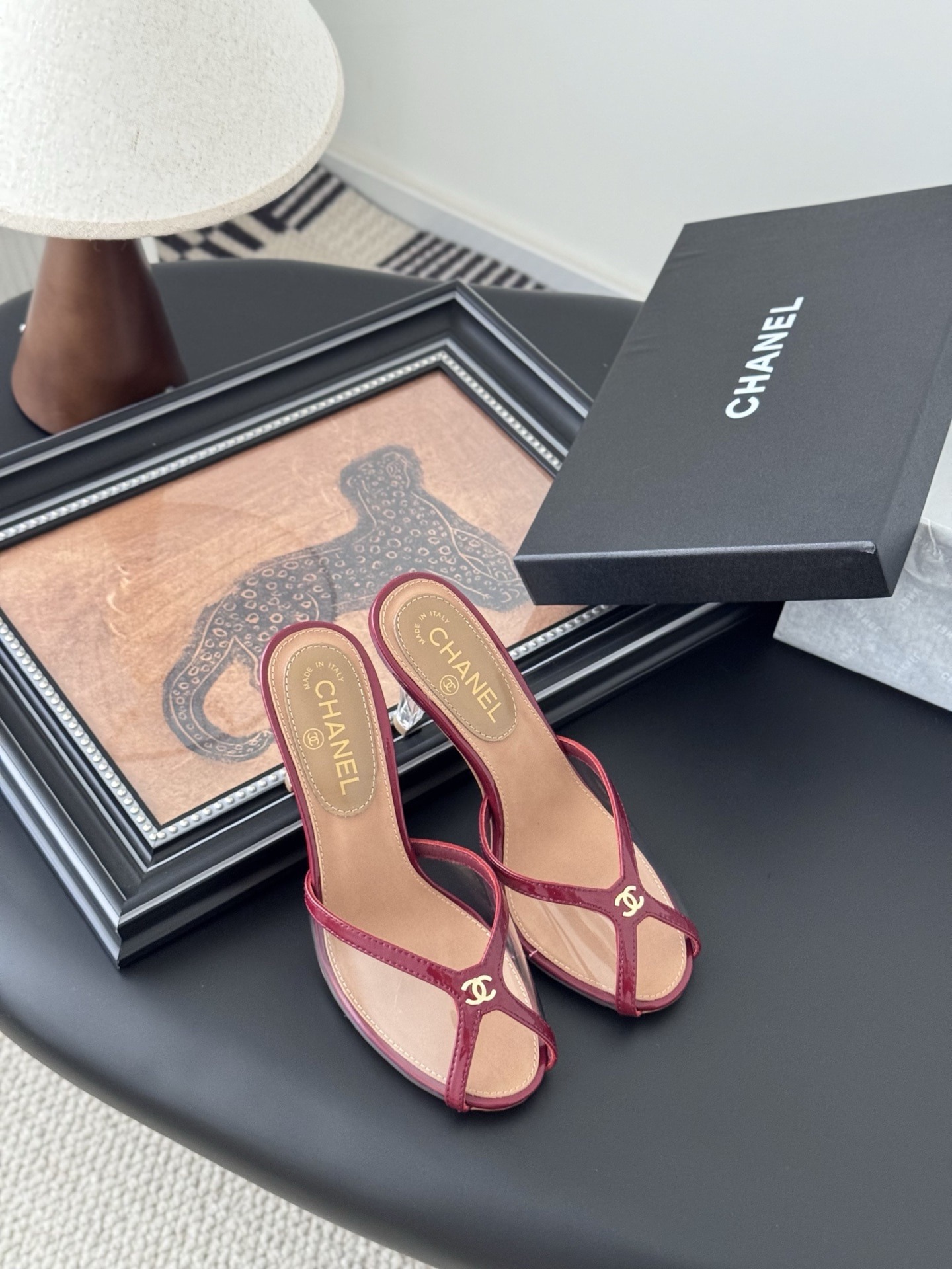 샤넬 24S 자수 망사 슬리퍼