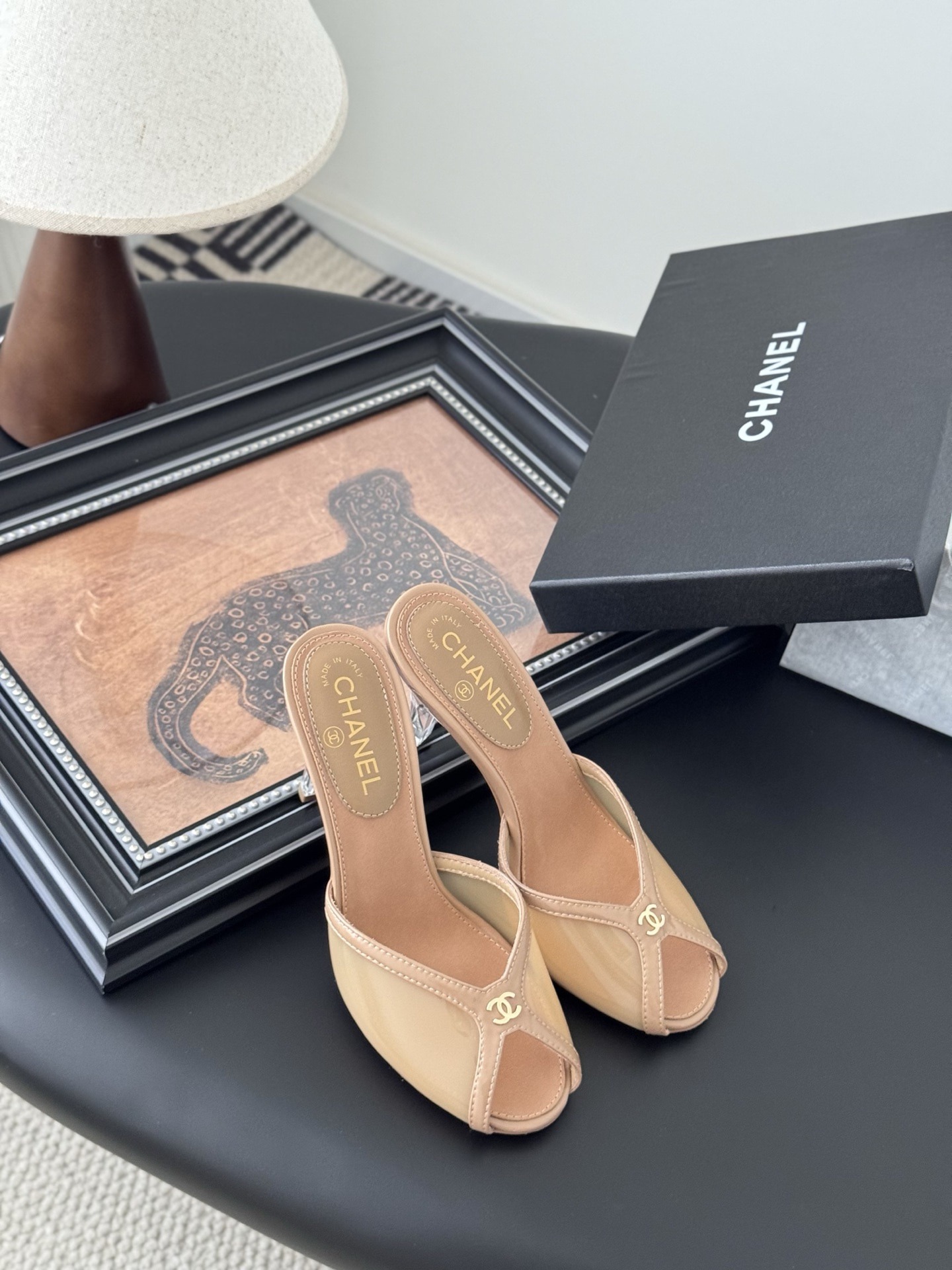 샤넬 24S 자수 망사 슬리퍼