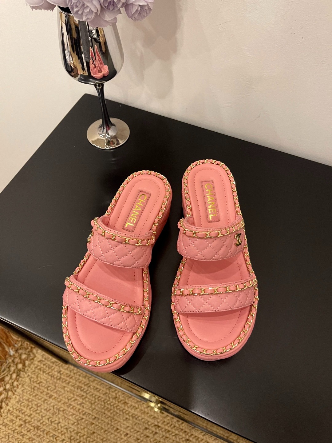 샤넬 25 신상 통굽 슬리퍼