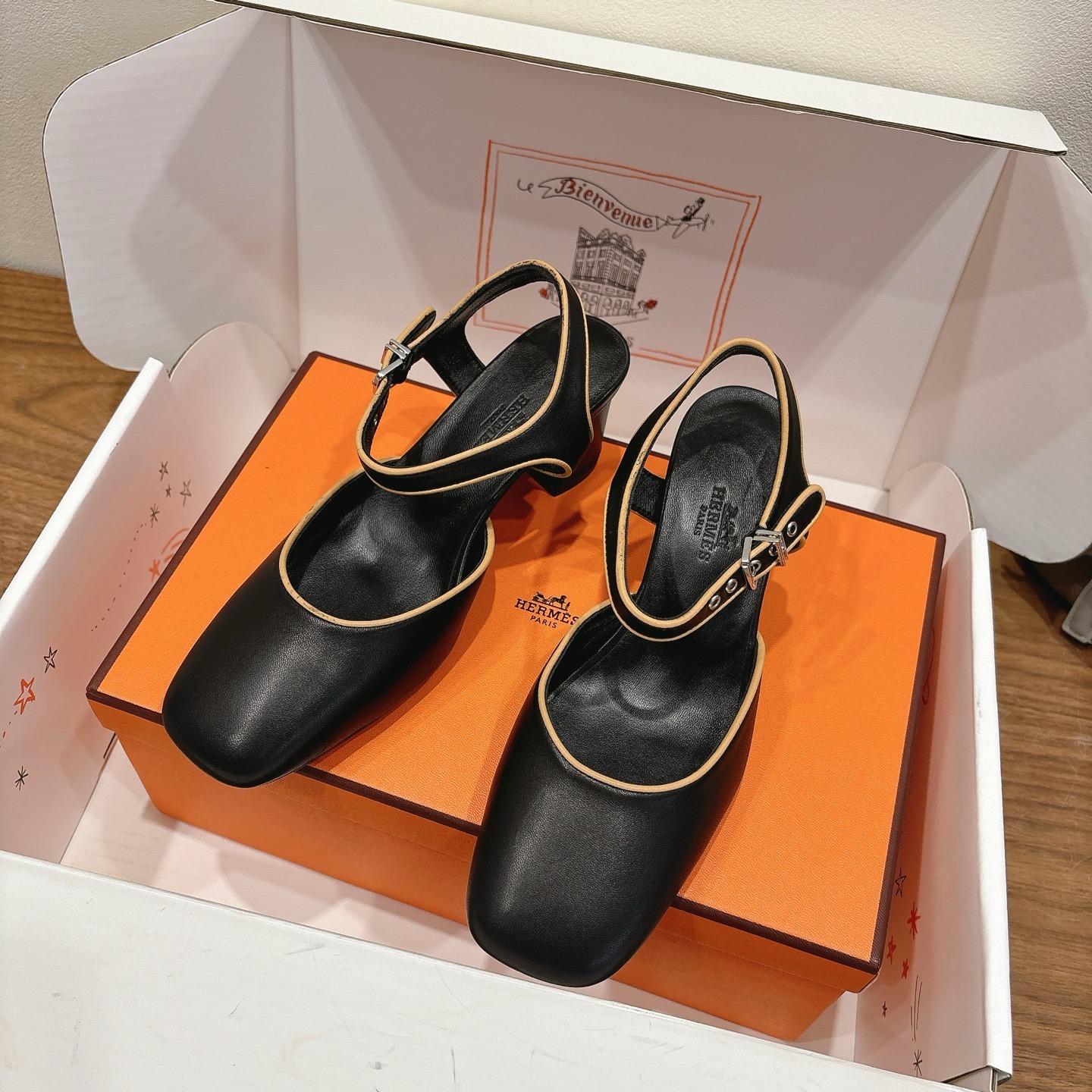 에르메스 25 신상 플랫 샌들