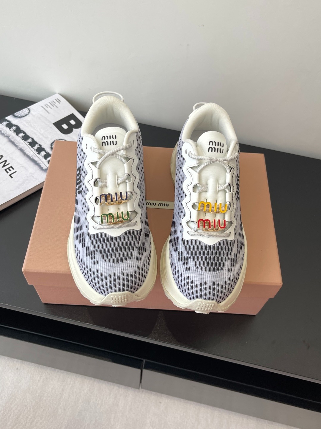 미우미우 25 최신 아메리칸 핫 스니커즈