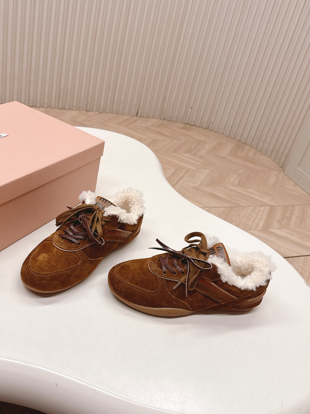 미우미우 신상 캐주얼 트레이닝화