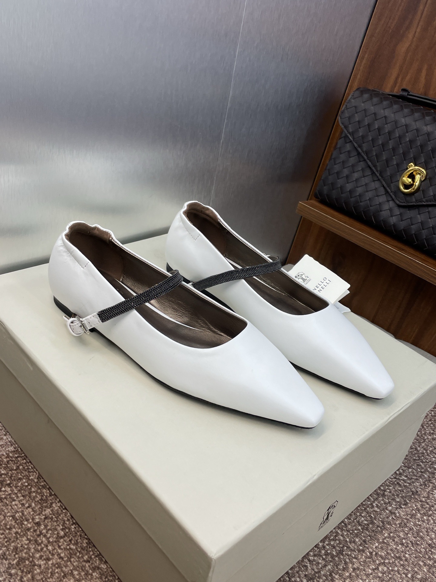 브루넬로쿠치넬리 쿠치넬리 2025 가을/겨울 신상 플랫슈즈