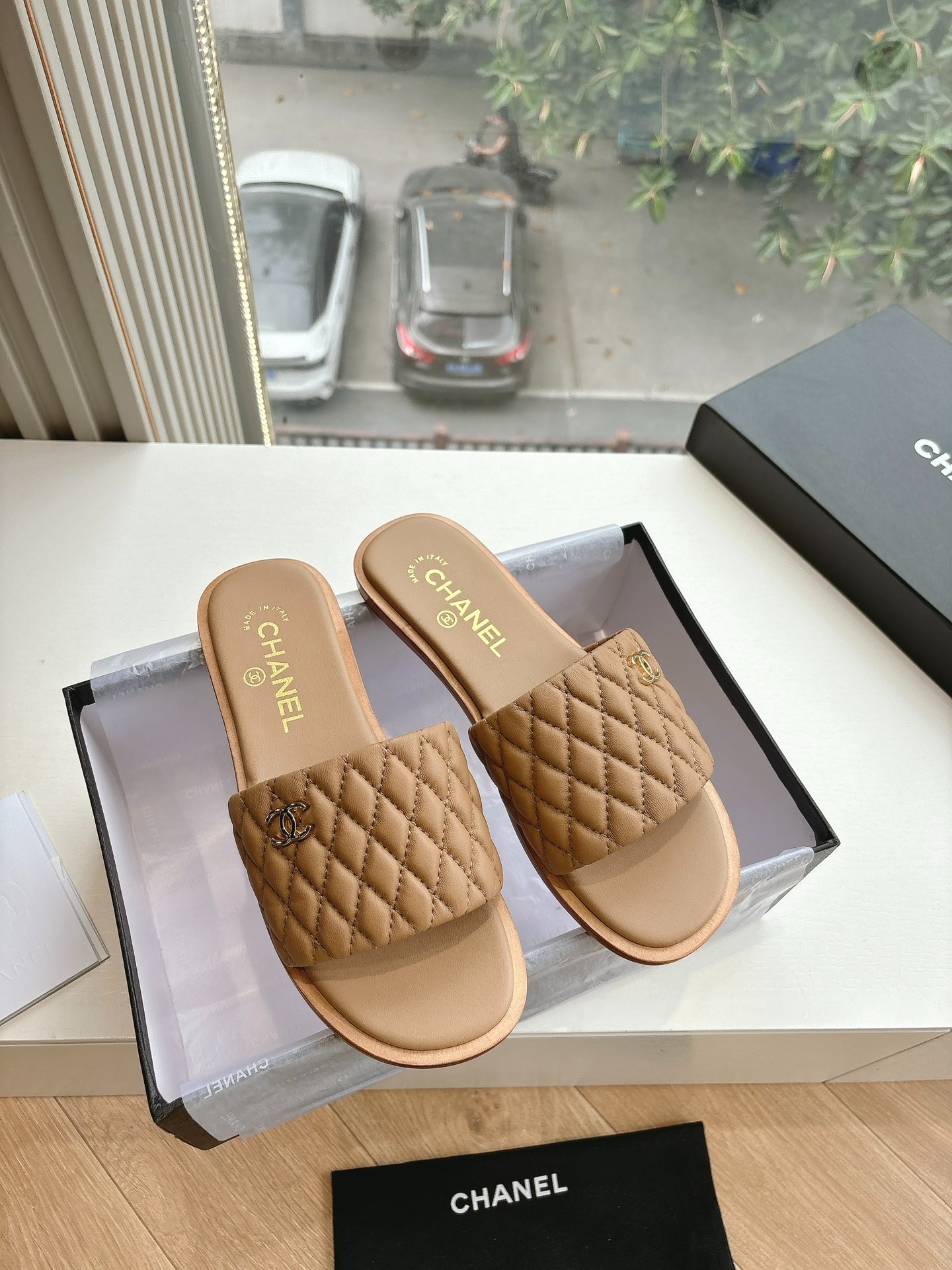 샤넬 25s 이른 봄 신상 슬리퍼