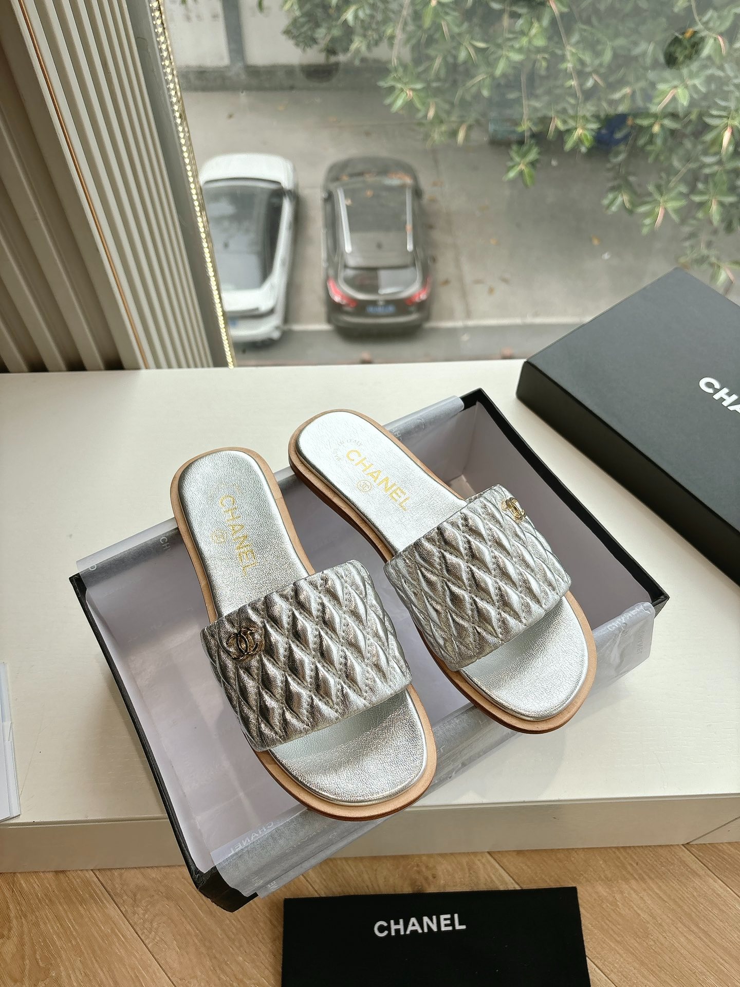 샤넬 25s 이른 봄 신상 슬리퍼