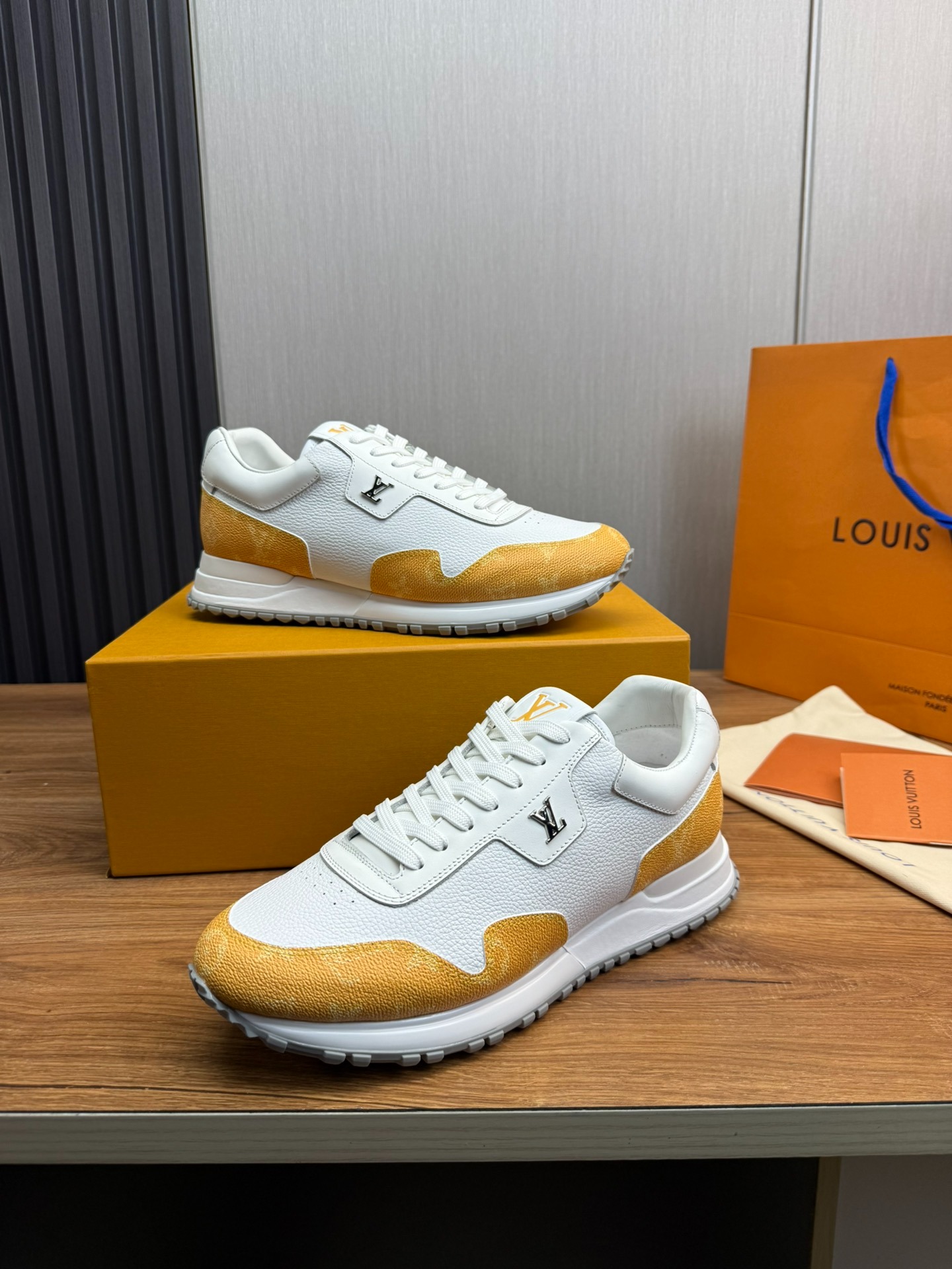 루이비통 신상 스니커즈