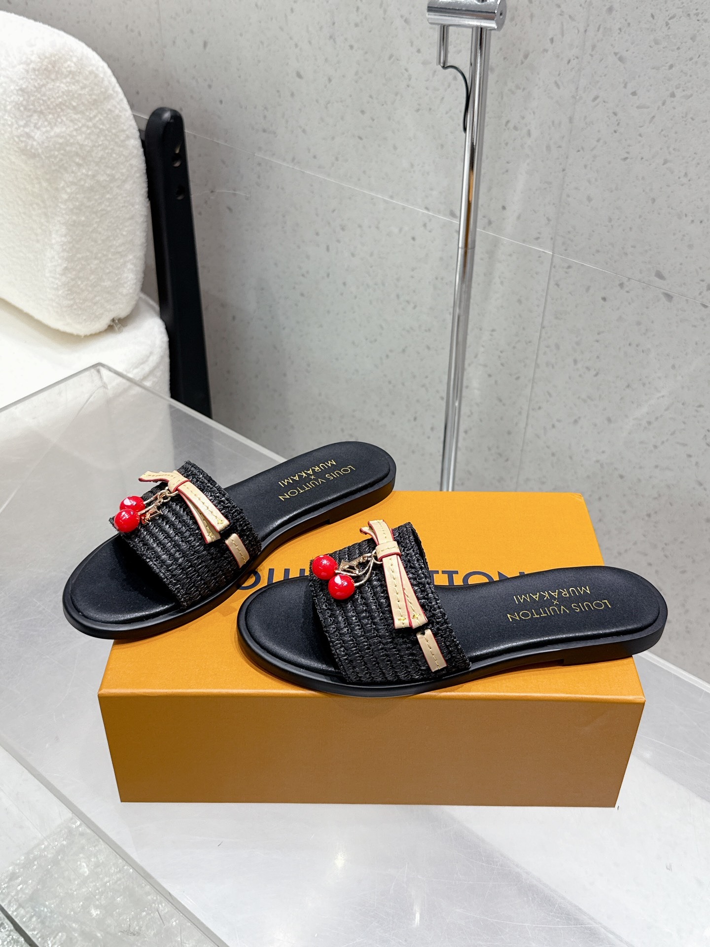 루이비통 25/ss 신상 플랫 슬리퍼