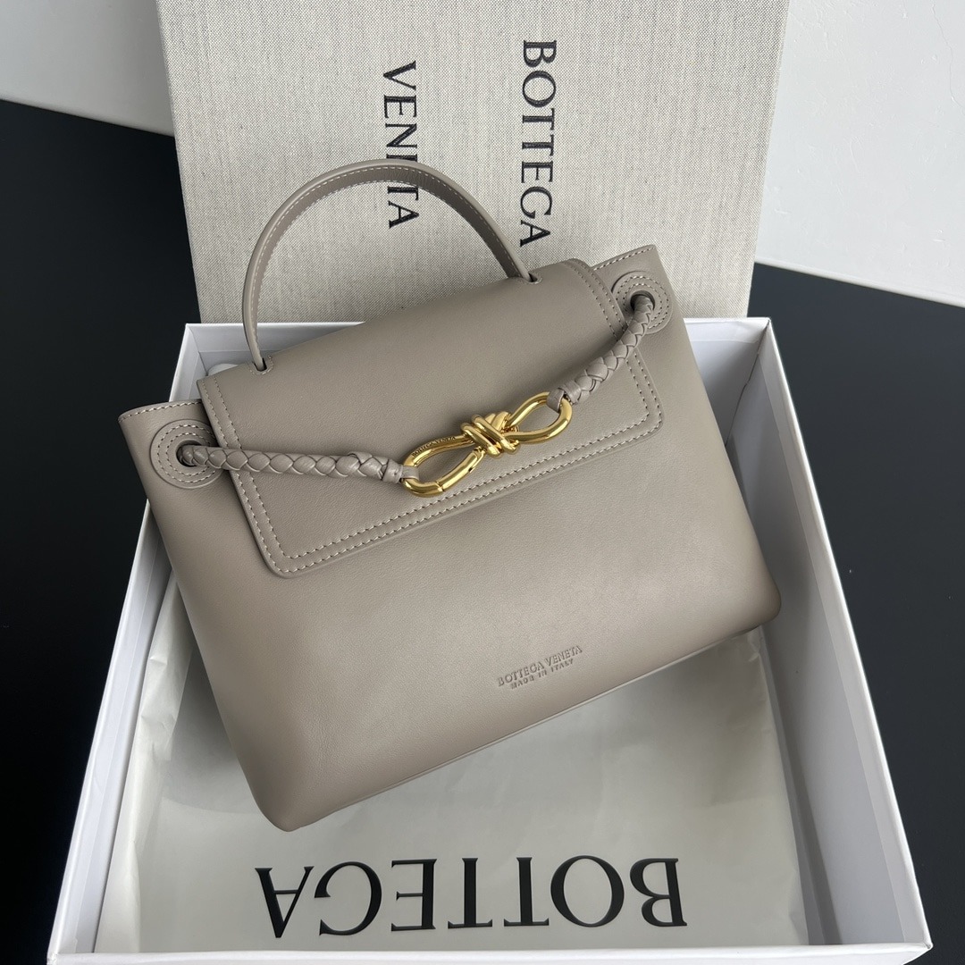 보테가베네타 안디아모 클러치백