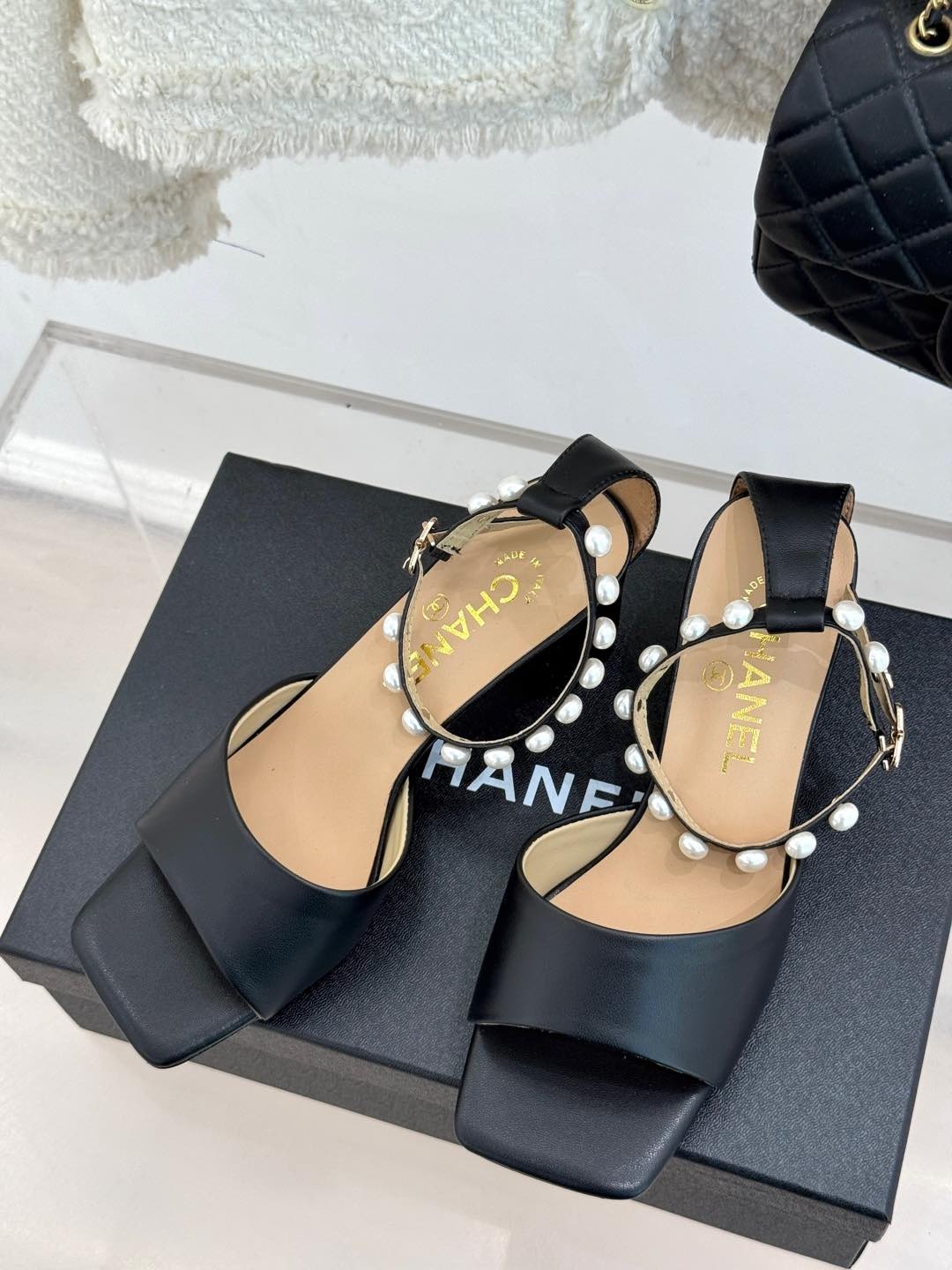 샤넬 25c 신상품 더블 C 진주 통굽 샌들
