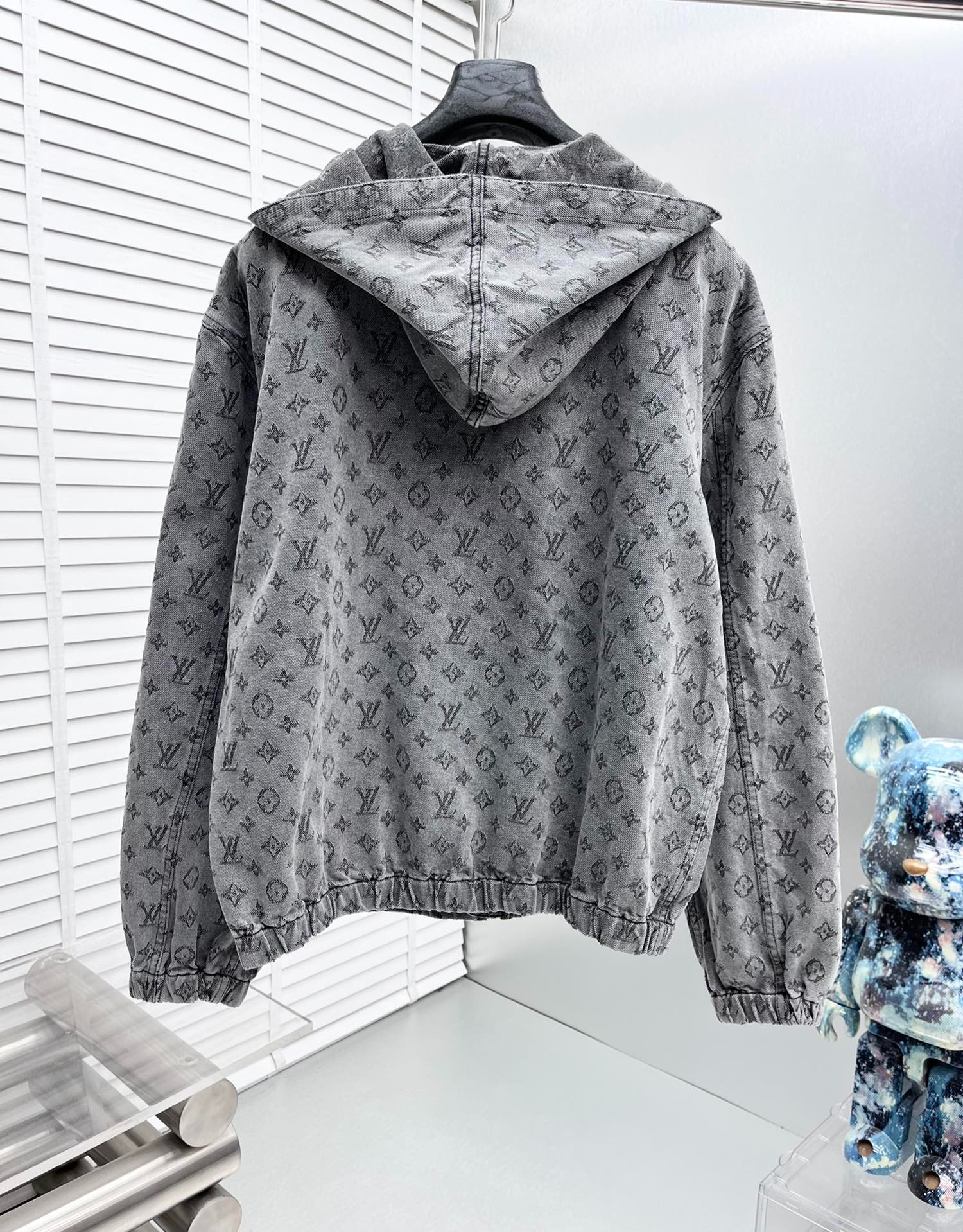 루이비통 25ss 신상 데님 후드 점퍼