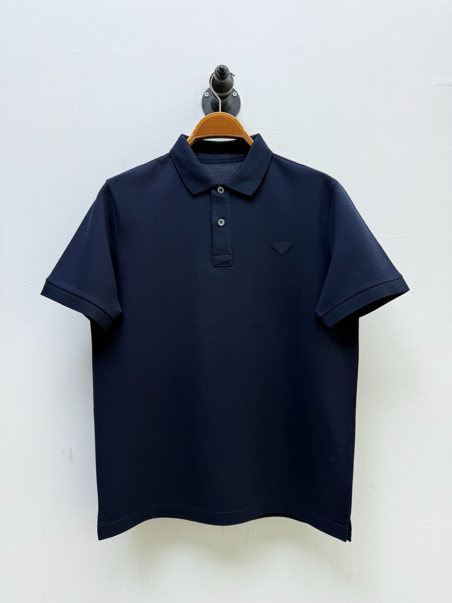 프라다 삼각 로고 칼라 폴로 셔츠