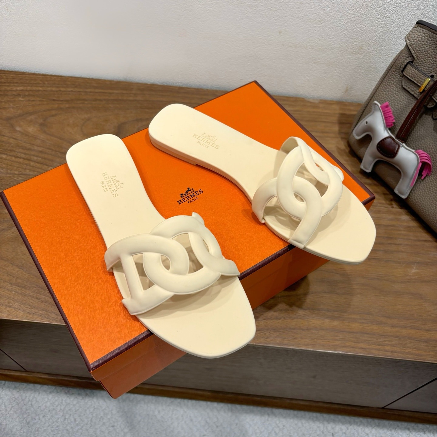 에르메스 2025 신상 슬리퍼