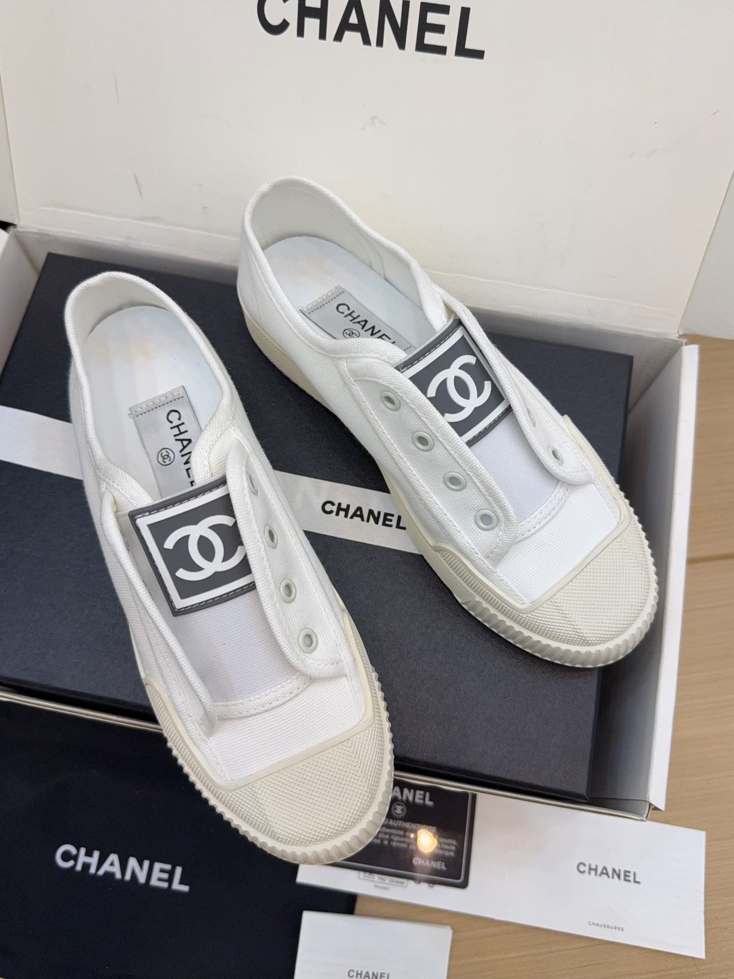 샤넬 25 신상 사계절 캐주얼화