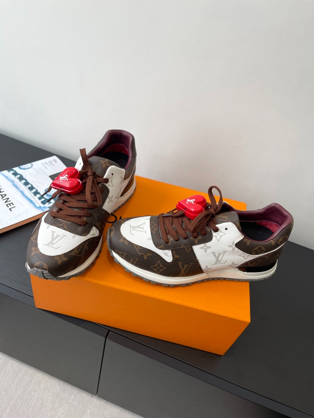 루이비통 클래식 남성 스니커즈