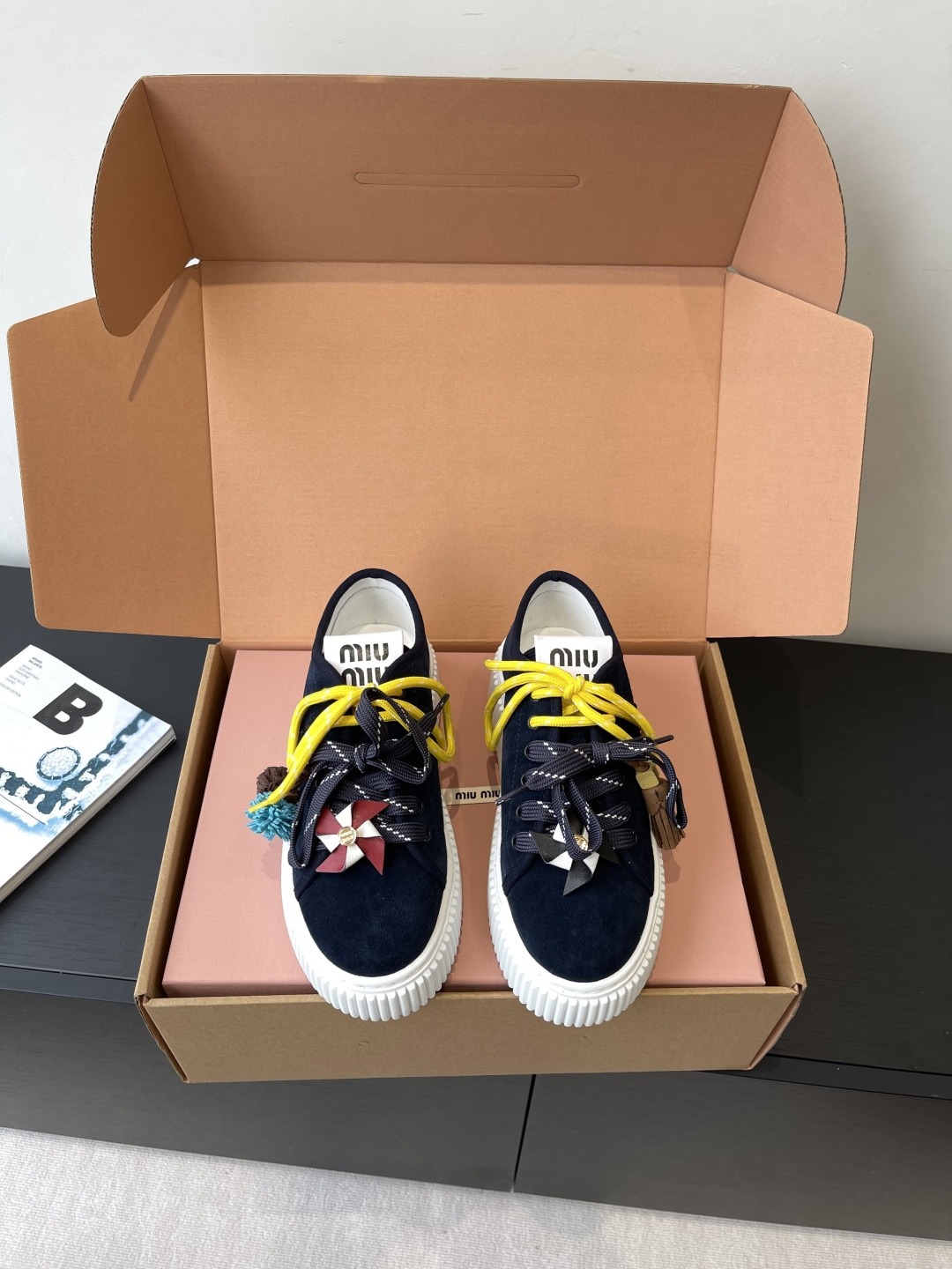 미우미우 25ss 신상 양가죽 통굽 스몰화