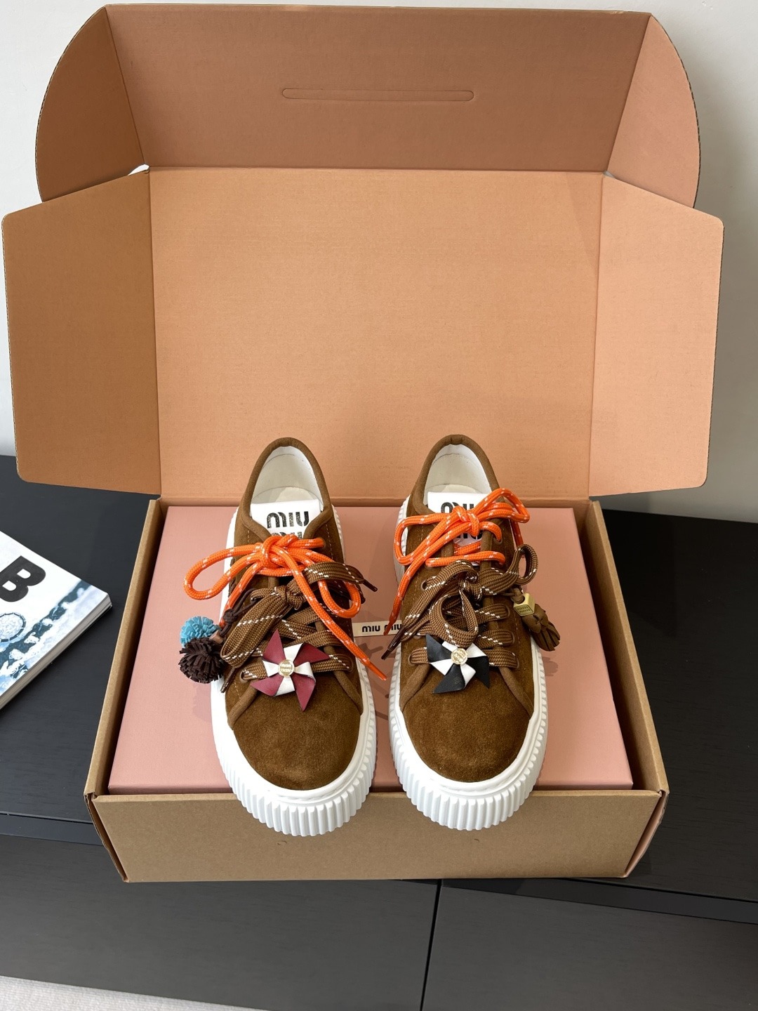 미우미우 25ss 신상 양가죽 통굽 스몰화