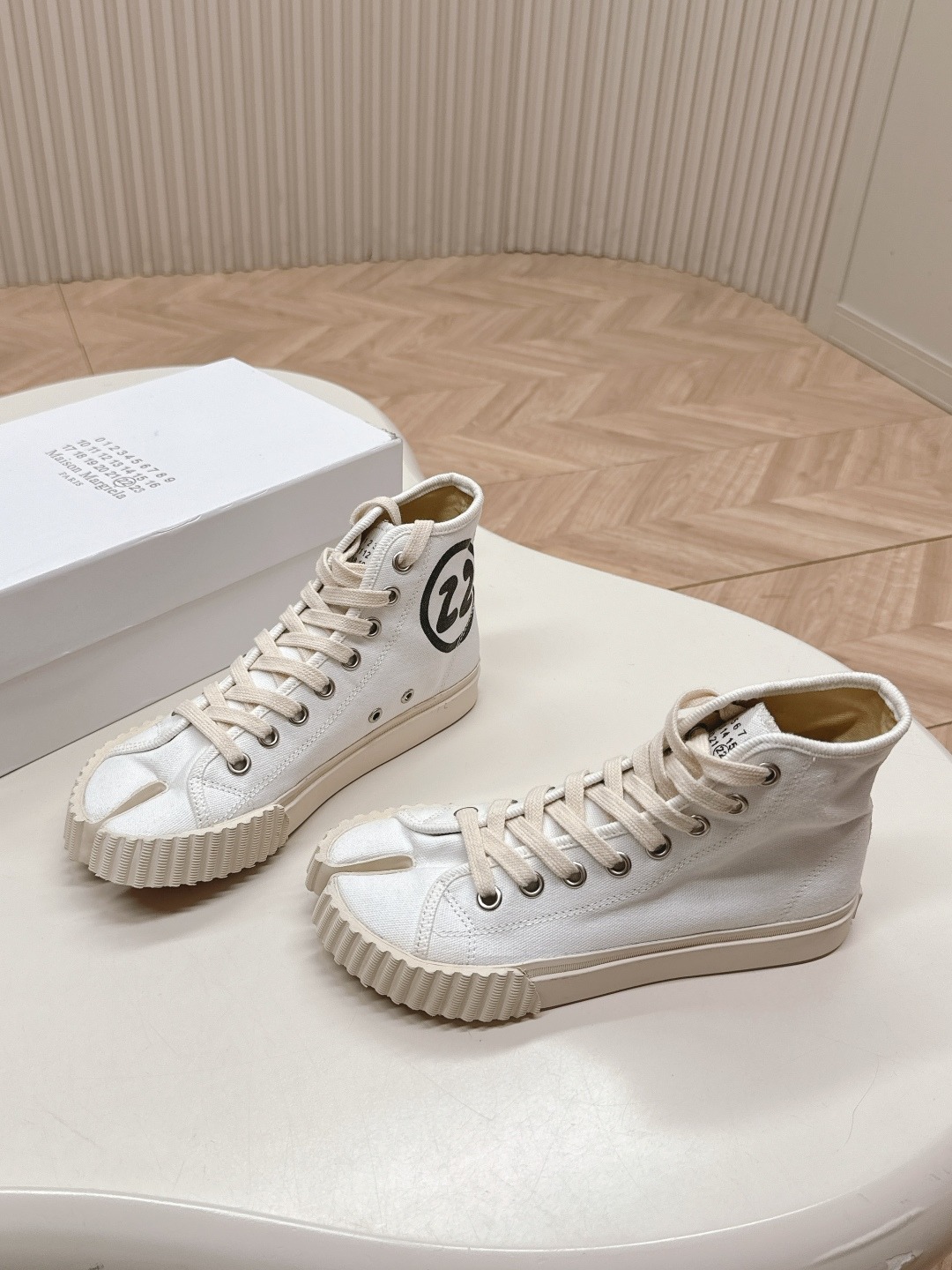 메* 마르지엘라 클래식 하이탑 스니커즈