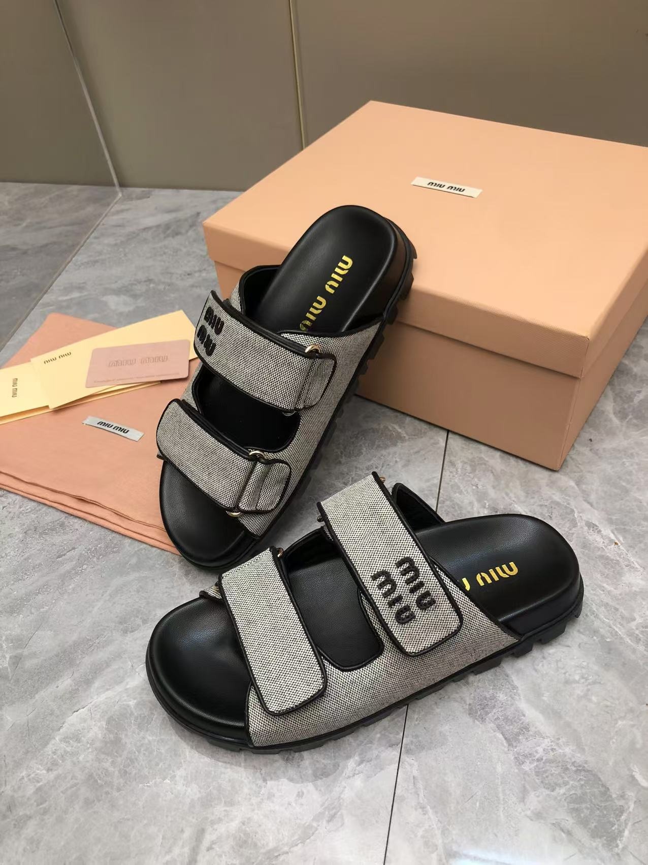 미우미우 25 신상 메쉬 슬리퍼