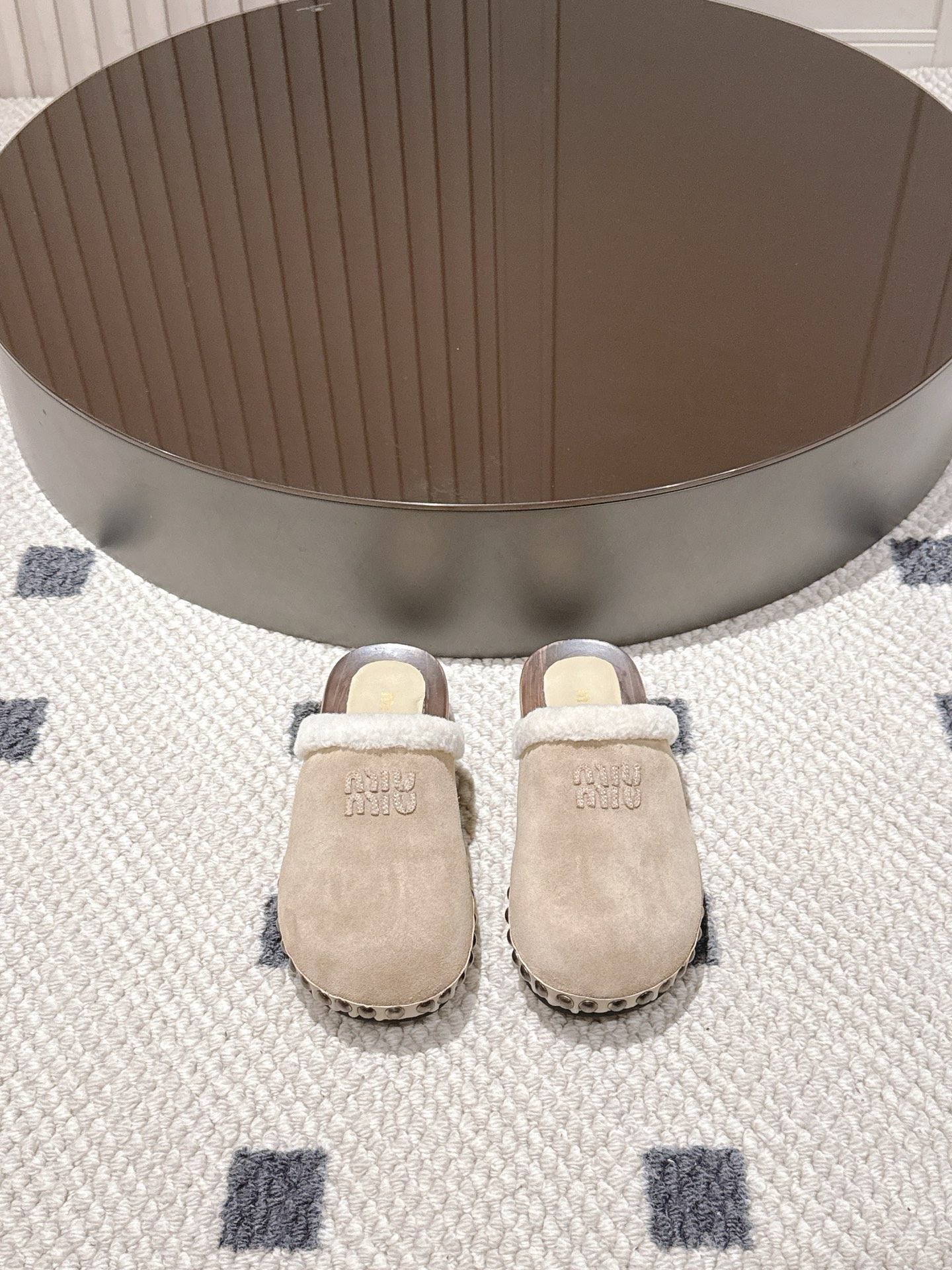 미우미우 울 슬리퍼 스웨이드 반팩