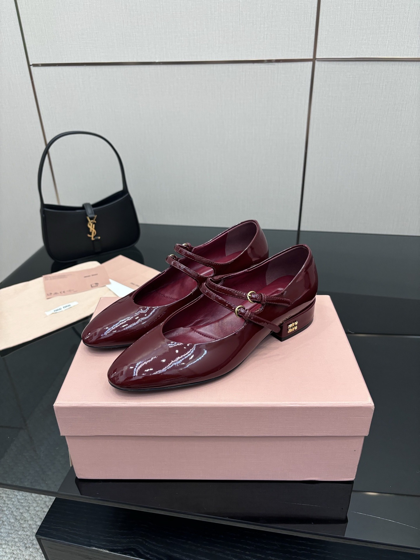 미우미우 25 신상 단화