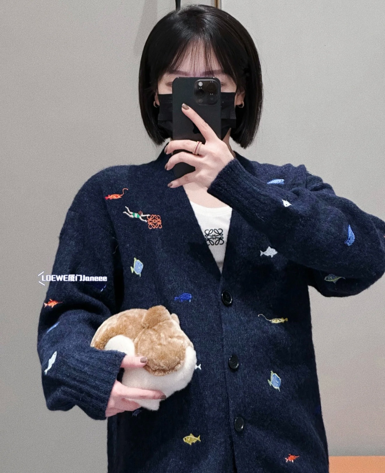 로에베 25년 블루앙고라 V넥 가디건