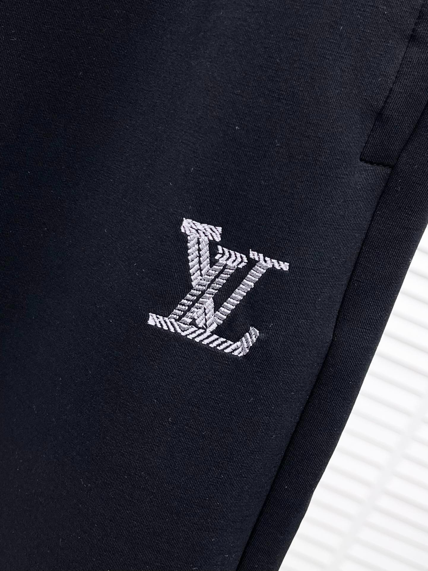 루이비통 25ss 신상 팬츠