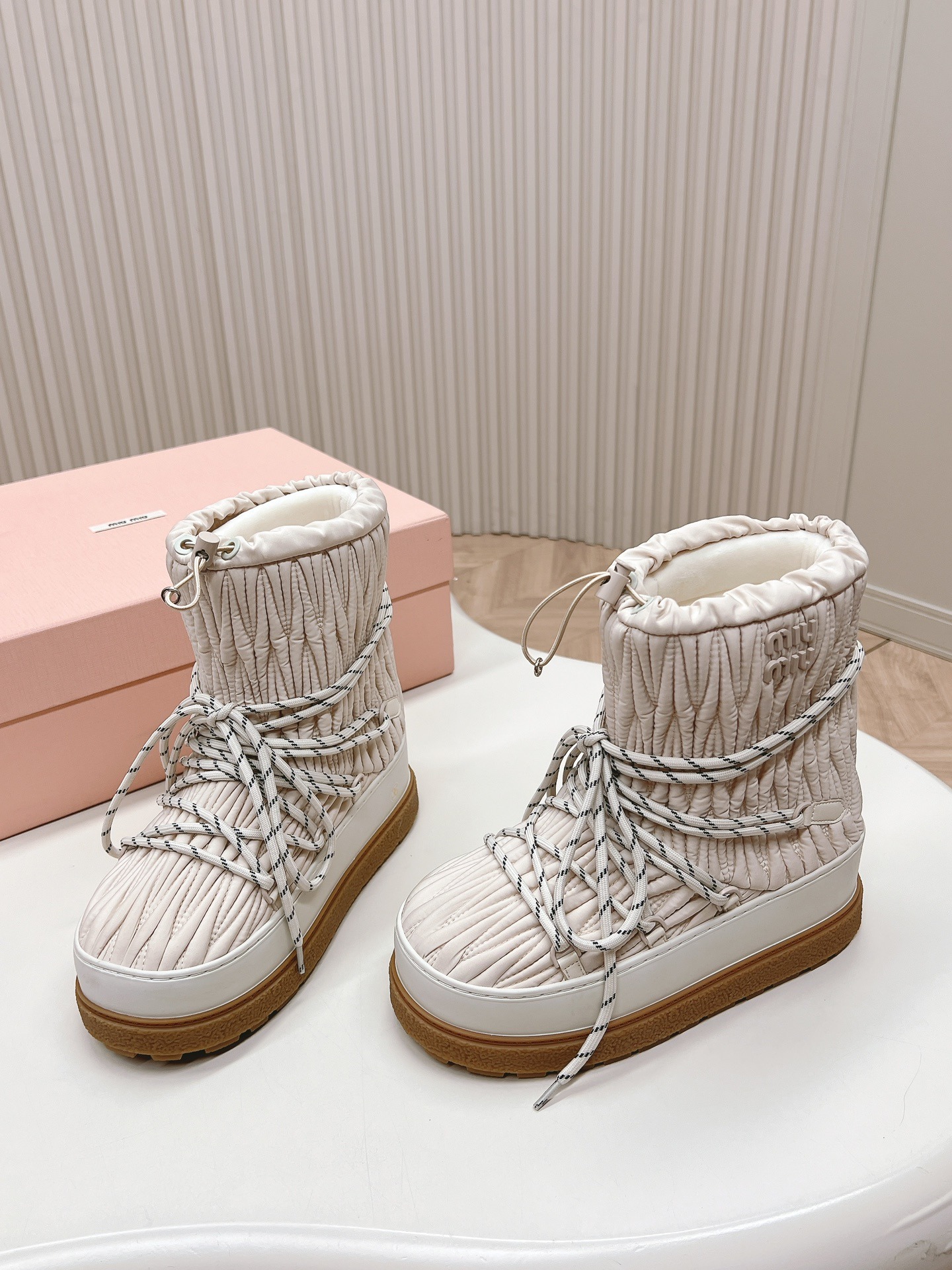 미우미우 패딩 양털 스노우 부츠